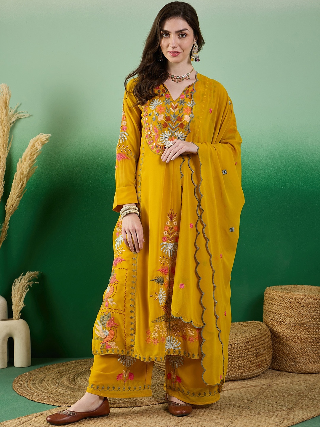 SERONA FABRICS Women Floral Embroidered Regular Thread Work Kurta with Palazzos & Dupatta, Yellow
SERONA FABRICS Women Floral Embroidered Regular Thread Work Kurta with Palazzos & Dupatta, Yellow