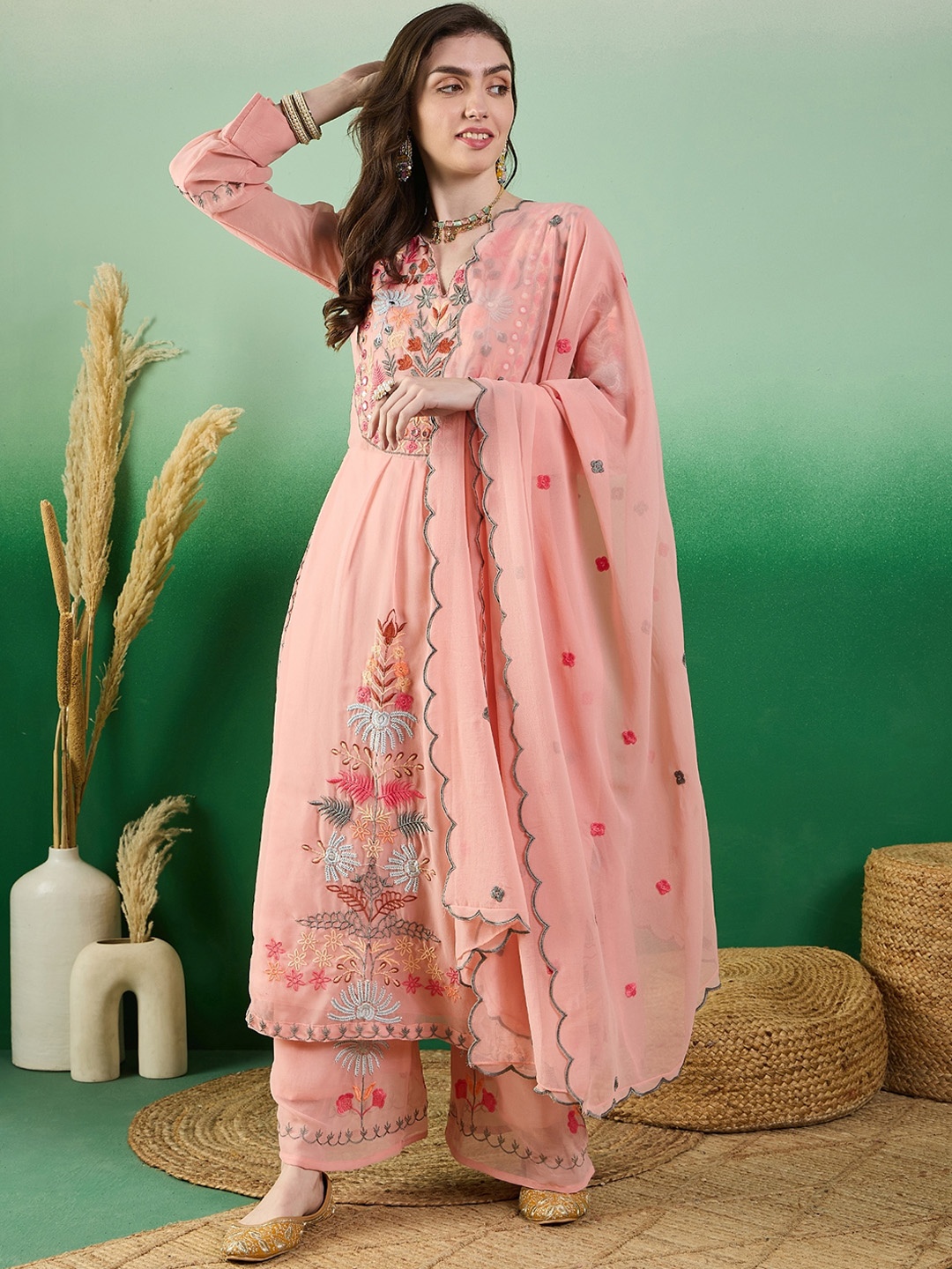 SERONA FABRICS Floral Embroidered Regular Thread Work Kurta with Palazzos & Dupatta, Peach
SERONA FABRICS Floral Embroidered Regular Thread Work Kurta with Palazzos & Dupatta, Peach