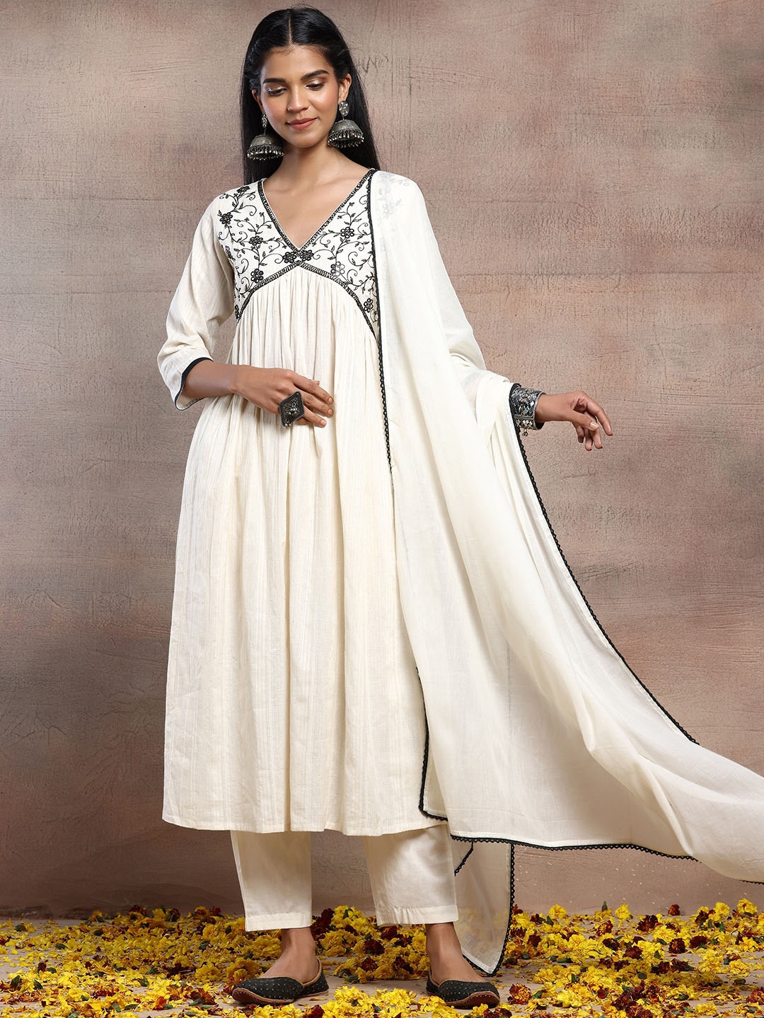 INDYA Floral Embroidered Pure Cotton V-Neck Anarkali Kurta With Trousers & Dupatta, White
INDYA Floral Embroidered Pure Cotton V-Neck Anarkali Kurta With Trousers & Dupatta, White