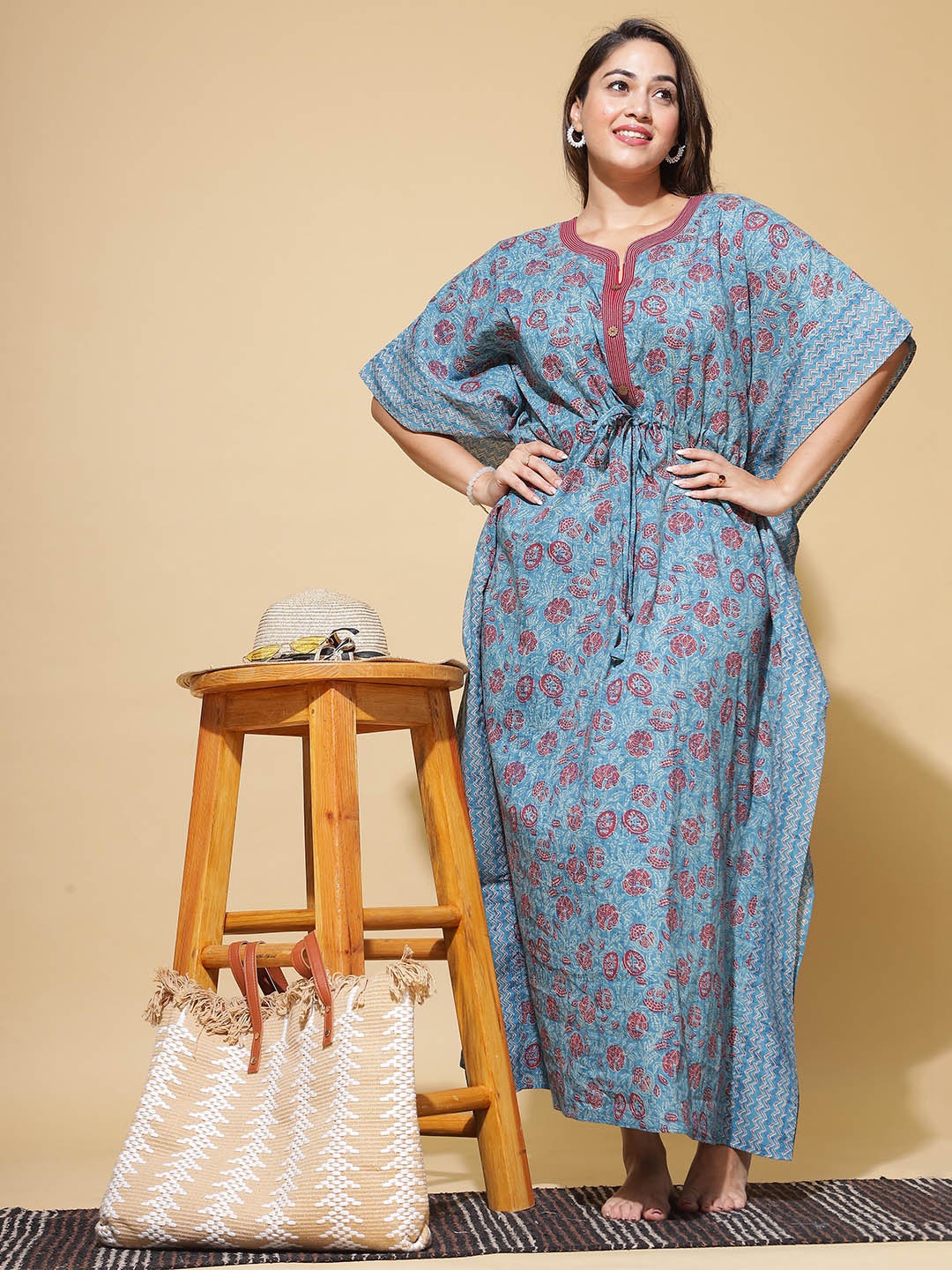 9shines Label Floral Printed Tie Up Pure Cotton Kaftan Maxi Nightdress, Turquoise blue
9shines Label Floral Printed Tie Up Pure Cotton Kaftan Maxi Nightdress, Turquoise blue