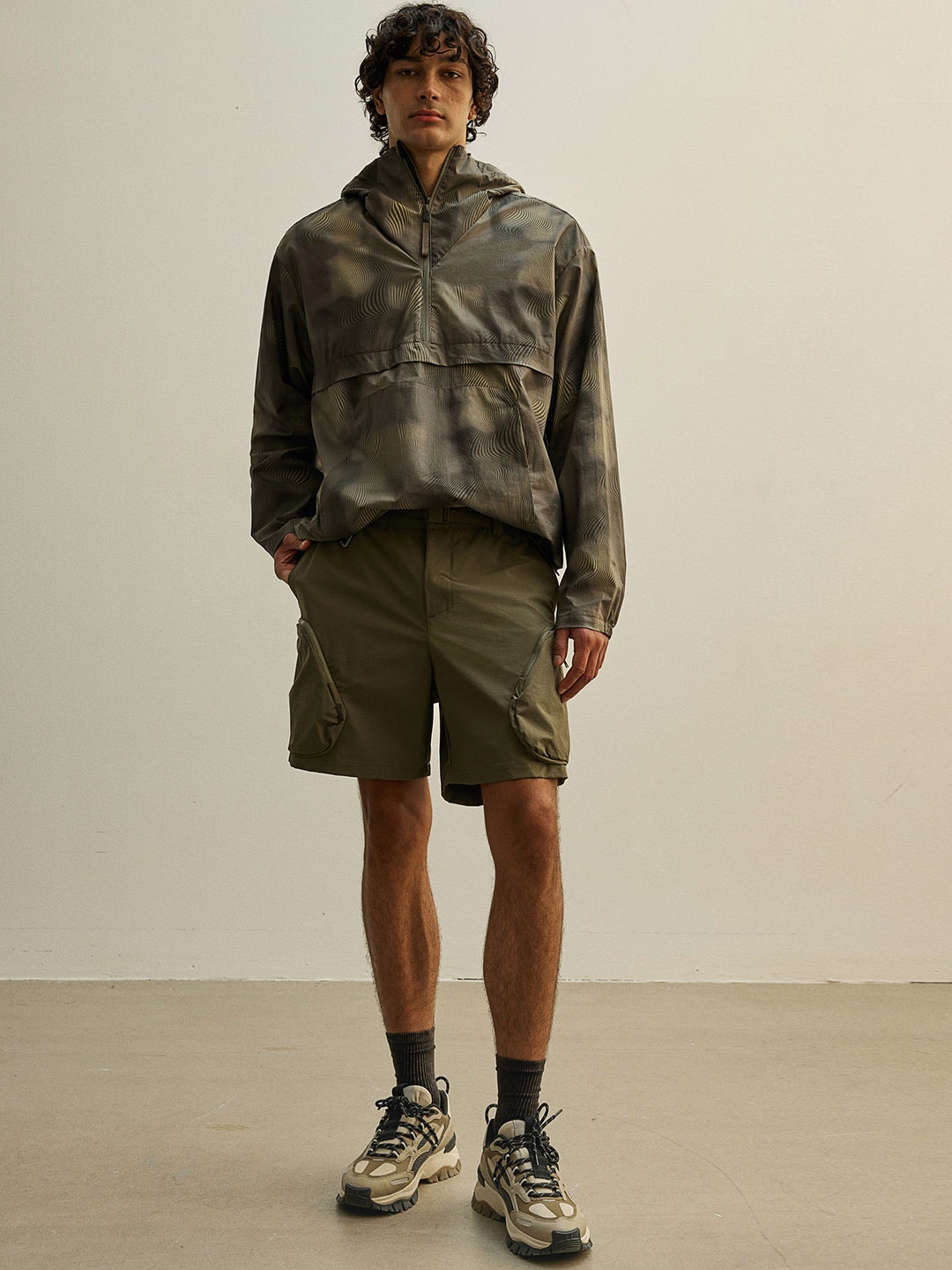 H&M Men Water-Repellent Outdoor Shorts, Green