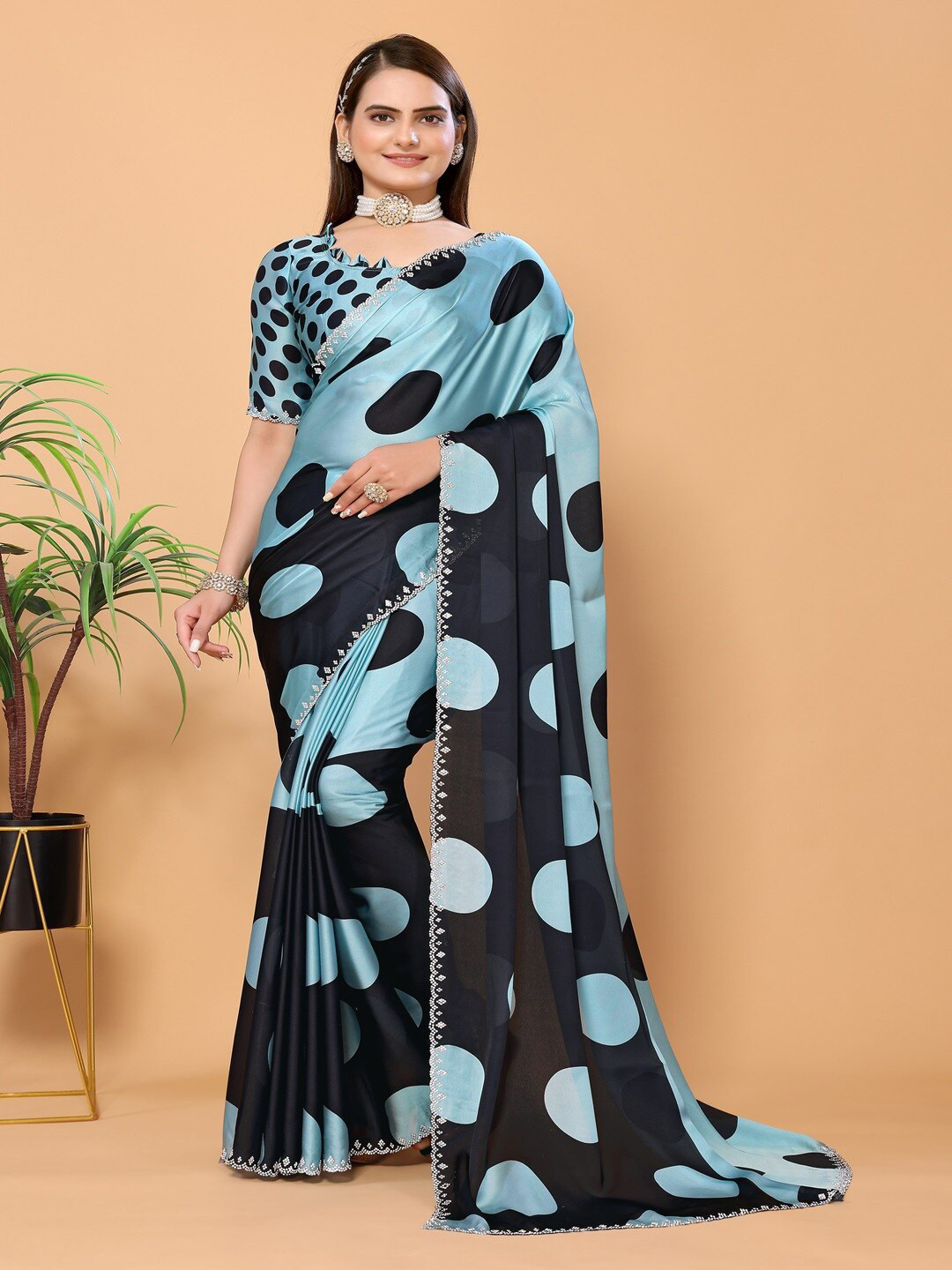 ARYZE Polka Dot Printed Beads and Stones Party Saree, Blue
ARYZE Polka Dot Printed Beads and Stones Party Saree, Blue