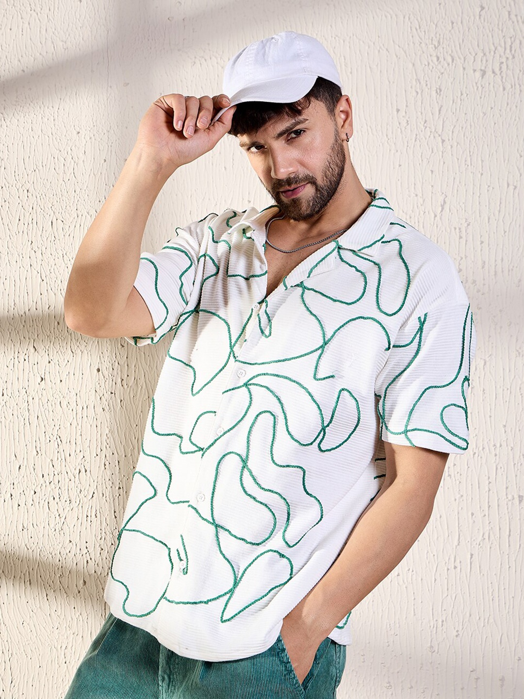 FUGAZEE White Relaxed Oversized Abstract Embroidered Cuban Collar Cotton Casual Shirt
FUGAZEE White Relaxed Oversized Abstract Embroidered Cuban Collar Cotton Casual Shirt