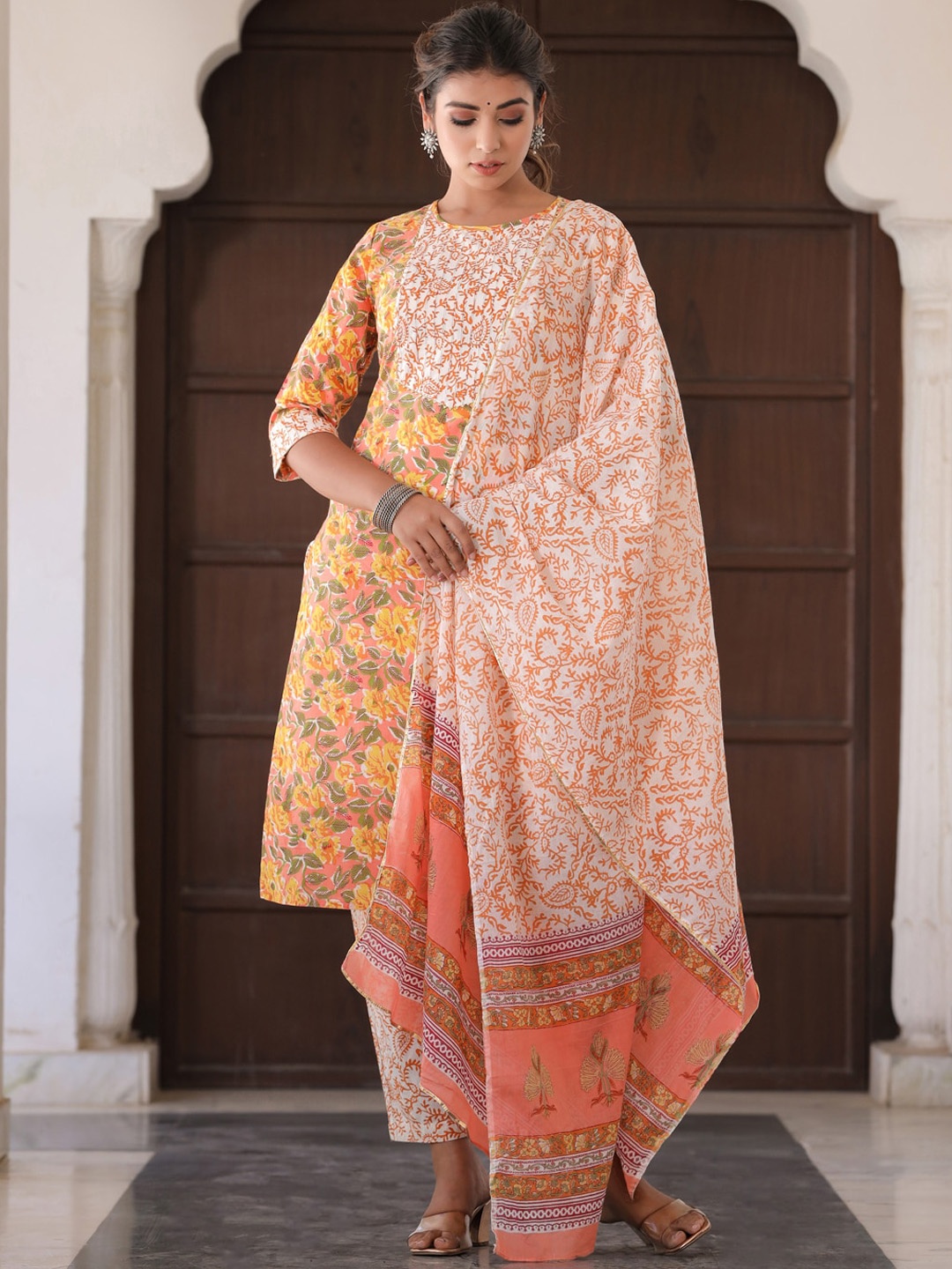 Jaipur Kurti Floral Printed Regular Pure Cotton Kurta with Palazzos & Dupatta, Peach
Jaipur Kurti Floral Printed Regular Pure Cotton Kurta with Palazzos & Dupatta, Peach