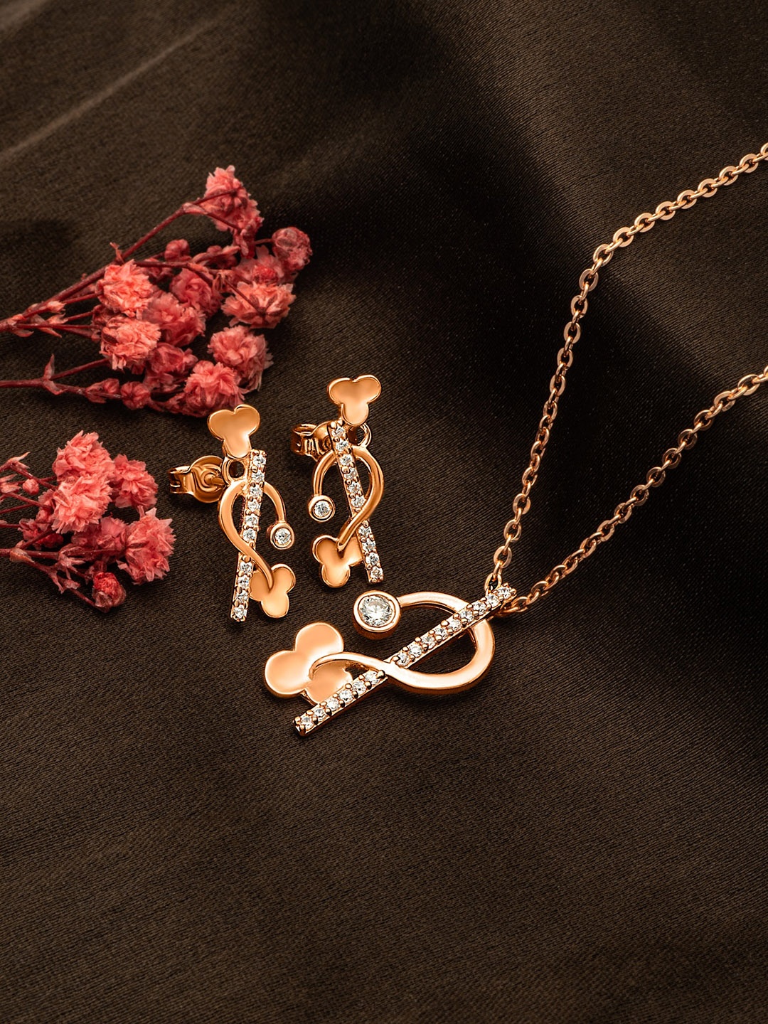 SILBERRY 925 Sterling Silver Rose Gold Plated Cubic Zirconia Studded Pendant And Earrings
SILBERRY 925 Sterling Silver Rose Gold Plated Cubic Zirconia Studded Pendant And Earrings