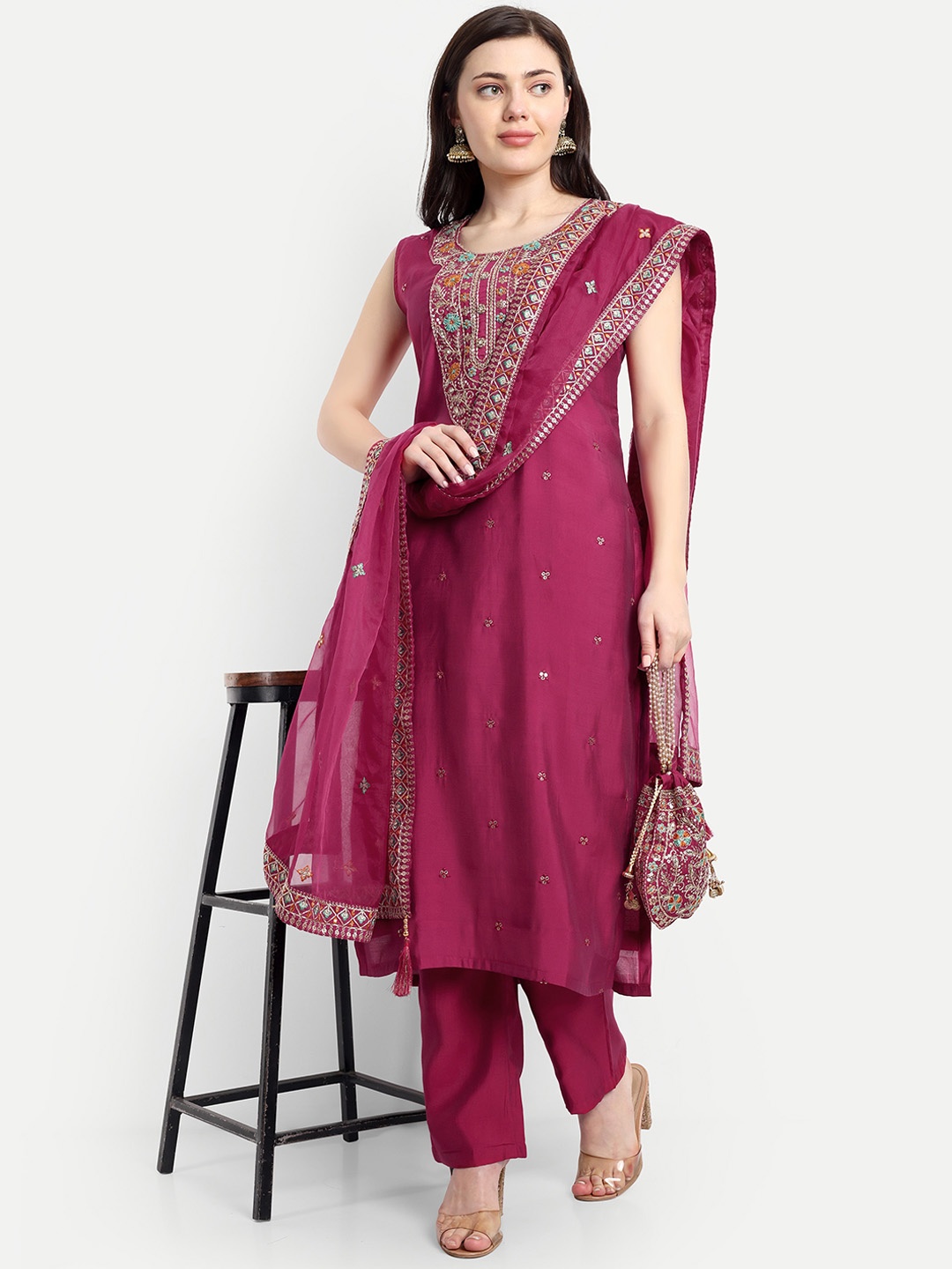V B SONS Ethnic Motifs Embroidered Sequinned Straight Kurta with Trousers & With Dupatta, Red
V B SONS Ethnic Motifs Embroidered Sequinned Straight Kurta with Trousers & With Dupatta, Red