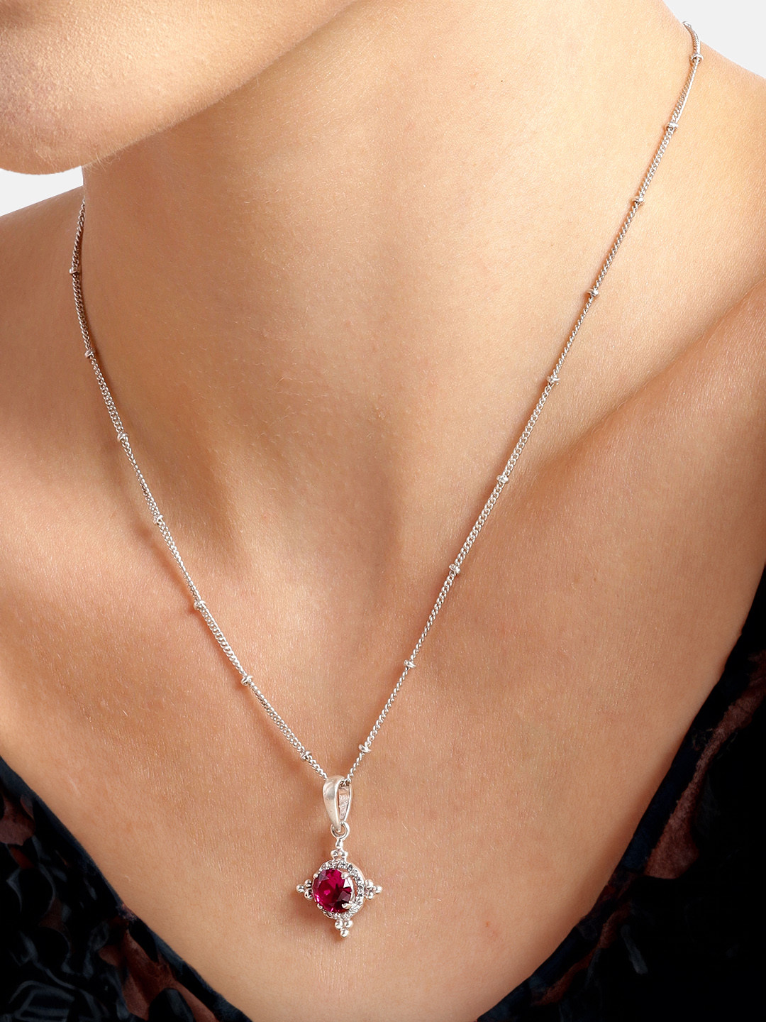 Unniyarcha 92.5 Sterling Silver Kundan Necklace 
Unniyarcha 92.5 Sterling Silver Kundan Necklace