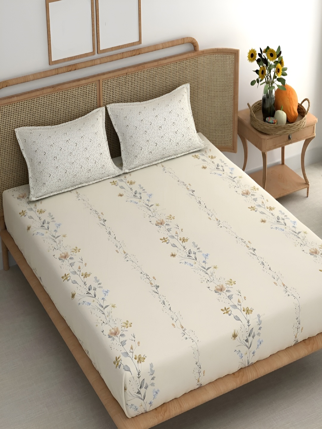 Srijee Decors Cream-Coloured & Green Floral 210 TC King Bedsheet with 2 Pillow Covers
Srijee Decors Cream-Coloured & Green Floral 210 TC King Bedsheet with 2 Pillow Covers
