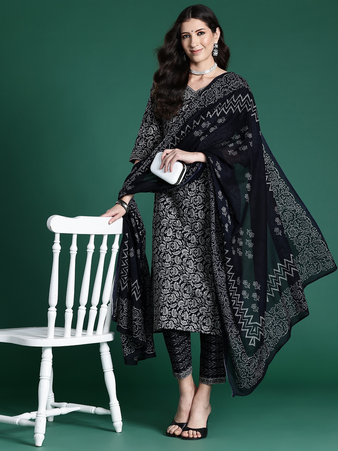 Indo Era Women Ethnic Motifs Printed Regular Pure Cotton Kurta with Trousers & With Dupatta, Black
Indo Era Women Ethnic Motifs Printed Regular Pure Cotton Kurta with Trousers & With Dupatta, Black
