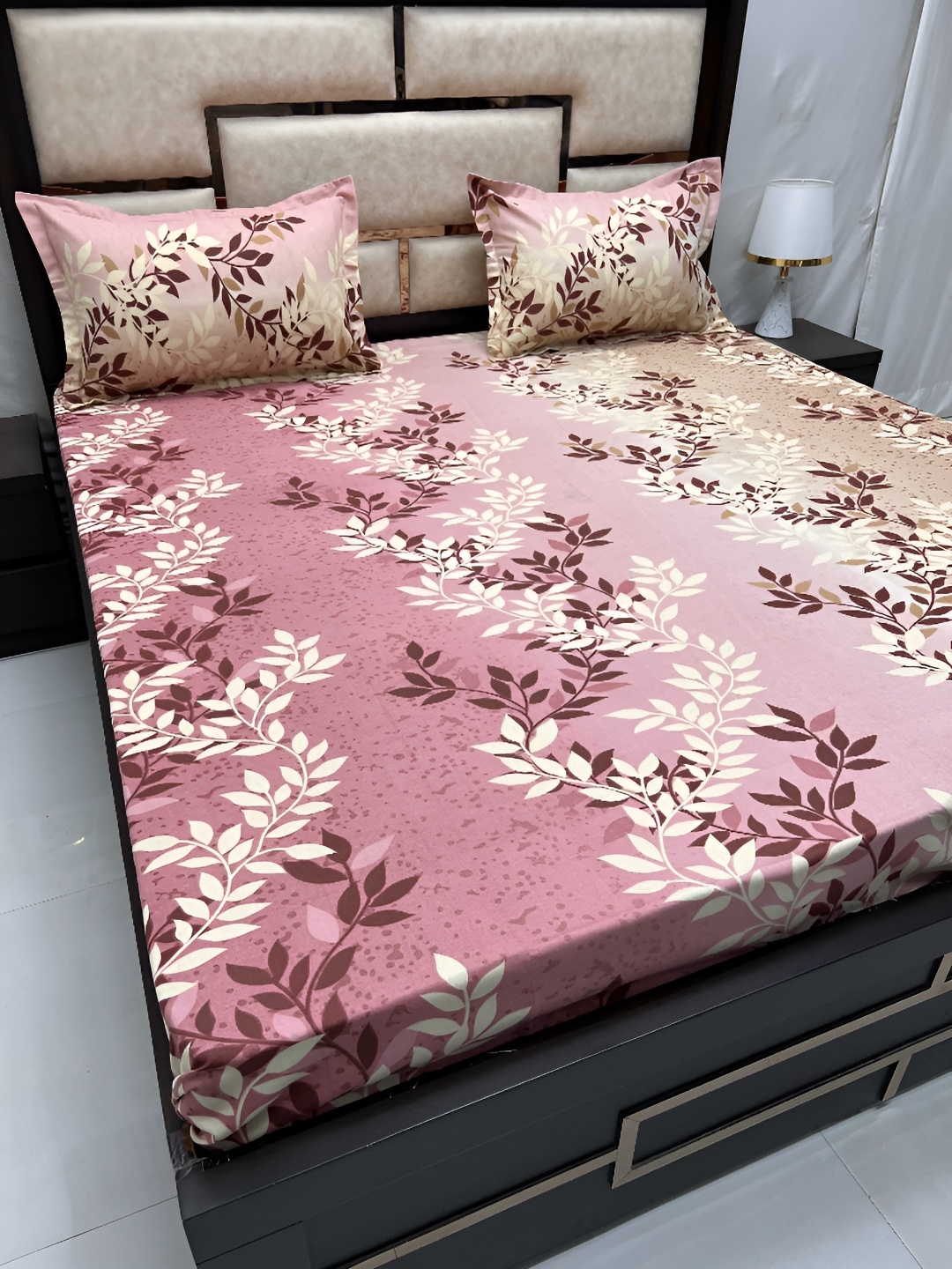 Pure Decor Maroon & Pink Floral Printed 240 TC Cotton Queen Bedsheet with 2 Pillow Covers
Pure Decor Maroon & Pink Floral Printed 240 TC Cotton Queen Bedsheet with 2 Pillow Covers