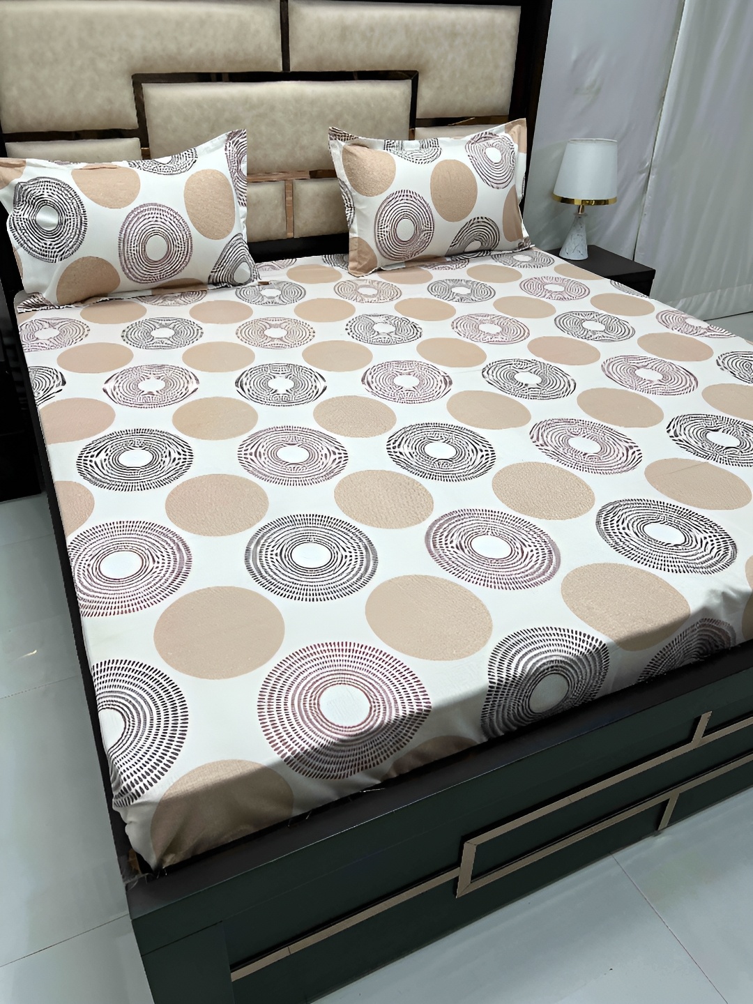 Pure Decor Brown Geometric Printed 240 TC Pure Cotton King Bedsheet with 2 Pillow Covers
Pure Decor Brown Geometric Printed 240 TC Pure Cotton King Bedsheet with 2 Pillow Covers