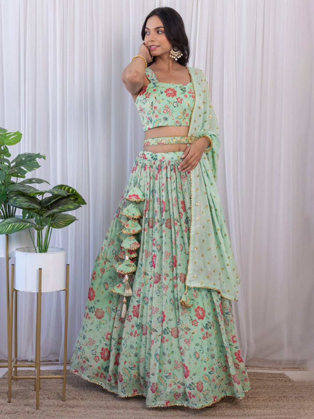 LABEL KANUPRIYA Printed Sleeveless Ready to Wear Lehenga & Blouse With Dupatta, Green
LABEL KANUPRIYA Printed Sleeveless Ready to Wear Lehenga & Blouse With Dupatta, Green