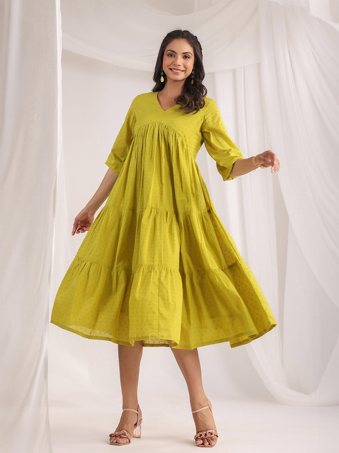 Janasya Green Self Design V-Neck Gathered Detailed Tiered Dobby Cotton A-Line Midi Dress
Janasya Green Self Design V-Neck Gathered Detailed Tiered Dobby Cotton A-Line Midi Dress