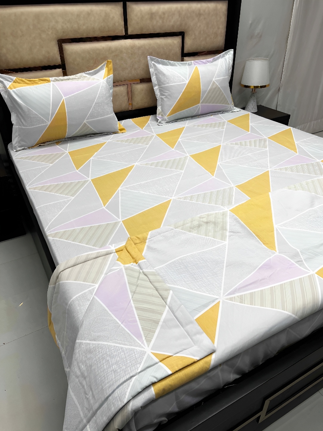 Pure Decor Grey & Yellow 4 Pcs Geometric Printed Cotton Double King Superfine Bedding Set
Pure Decor Grey & Yellow 4 Pcs Geometric Printed Cotton Double King Superfine Bedding Set