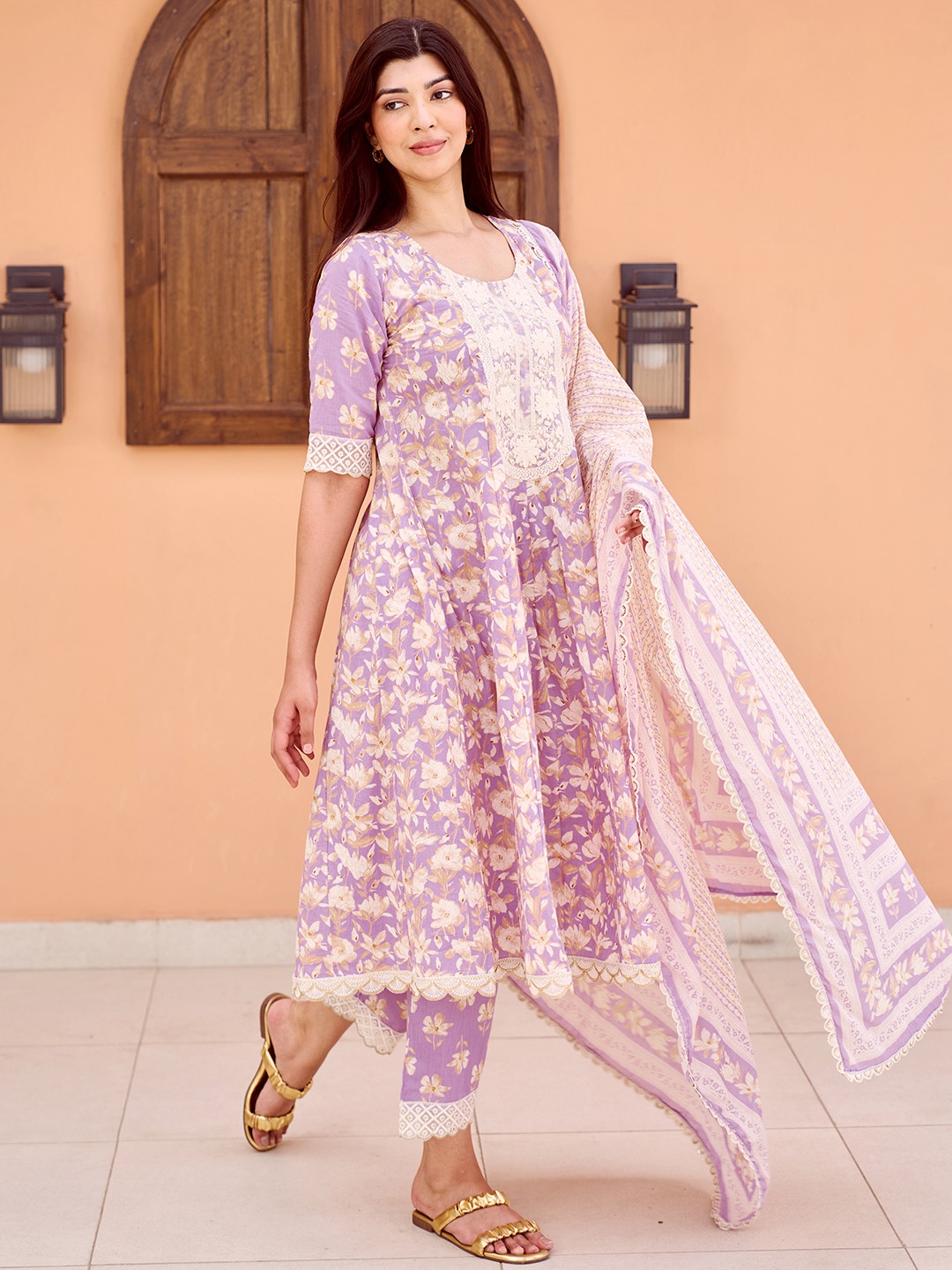 Libas Floral Printed Panelled Thread Work Pure Cotton A-Line Kurta With Trousers & Dupatta, Purple
Libas Floral Printed Panelled Thread Work Pure Cotton A-Line Kurta With Trousers & Dupatta, Purple