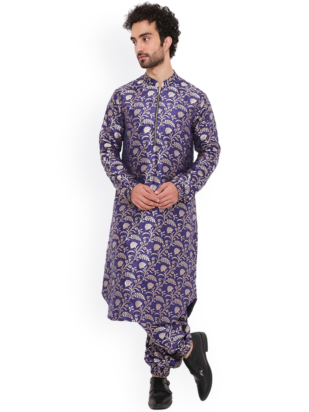 PS MEN BY PAYAL SINGHAL Floral Mandarin Collar Long Sleeves Thread Work Kurta, Navy blue
PS MEN BY PAYAL SINGHAL Floral Mandarin Collar Long Sleeves Thread Work Kurta, Navy blue
