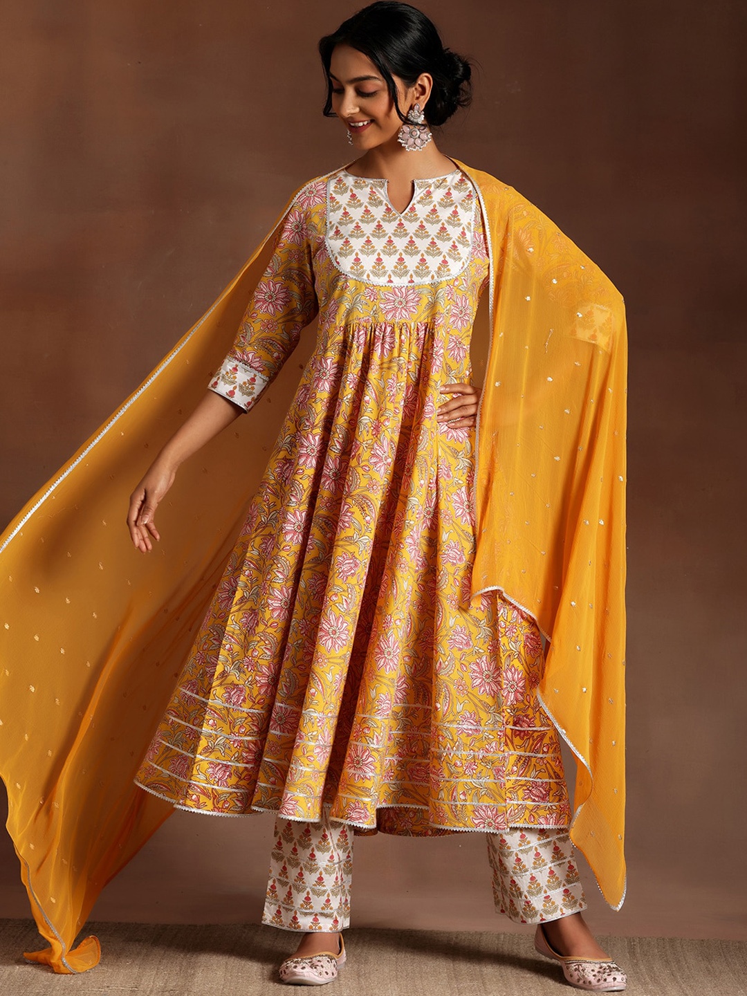 Libas Floral Printed Regular Gotta Patti Pure Cotton Kurta with Palazzo & Dupatta, Yellow
Libas Floral Printed Regular Gotta Patti Pure Cotton Kurta with Palazzo & Dupatta, Yellow