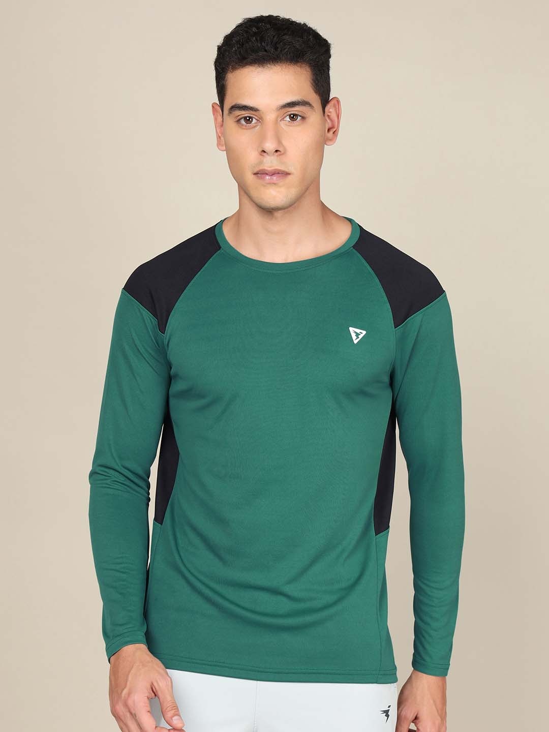 Technosport SS'24 Colourblocked Round Neck Long Sleeves Rapid-Dry Slim Fit T-shirt, Green
Technosport SS'24 Colourblocked Round Neck Long Sleeves Rapid-Dry Slim Fit T-shirt, Green