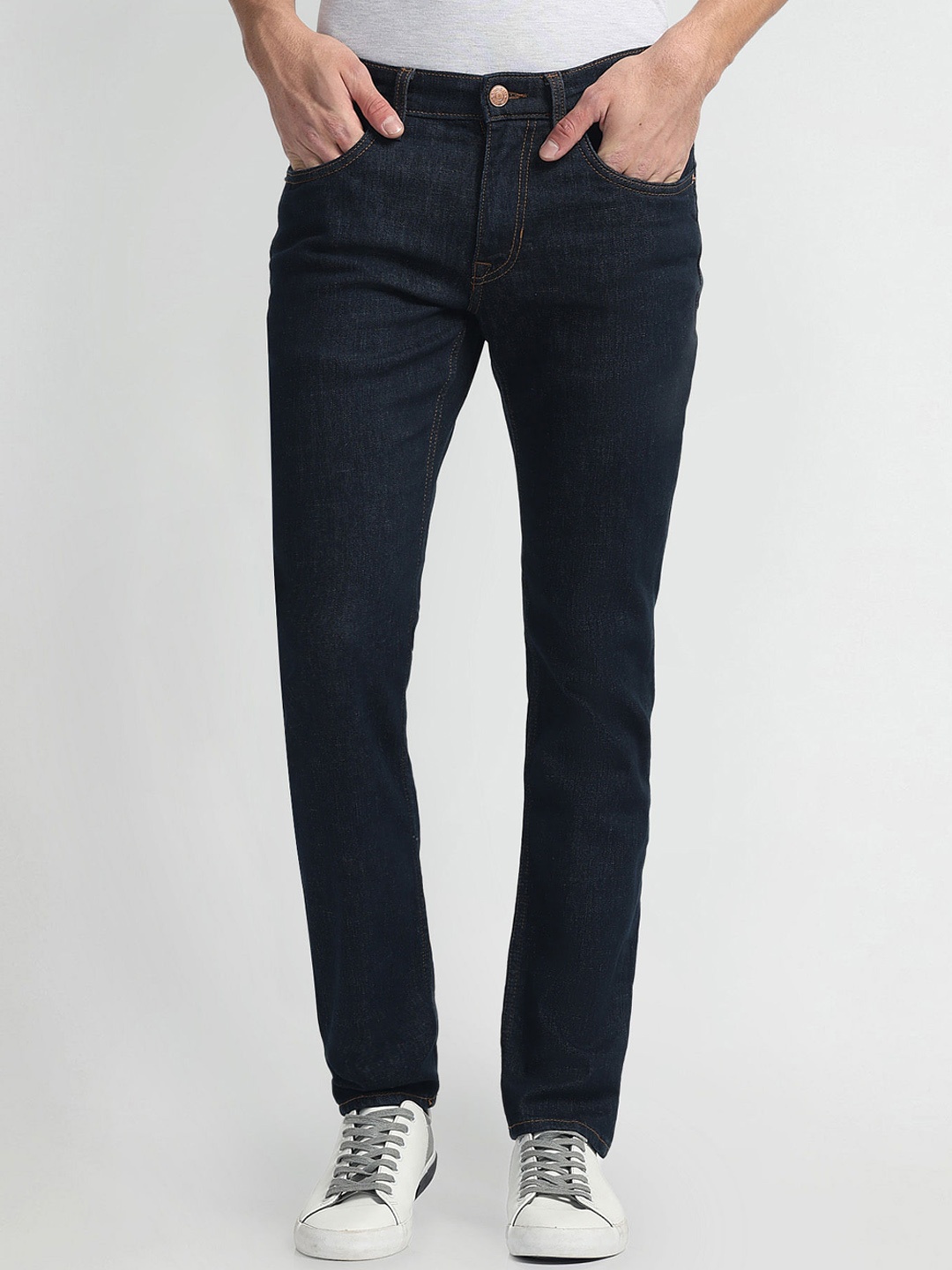 U.S. Polo Assn. Denim Co. Men Mid-Rise Brandon Slim Fit Light Fade Stretchable Jeans, Navy blue
U.S. Polo Assn. Denim Co. Men Mid-Rise Brandon Slim Fit Light Fade Stretchable Jeans, Navy blue