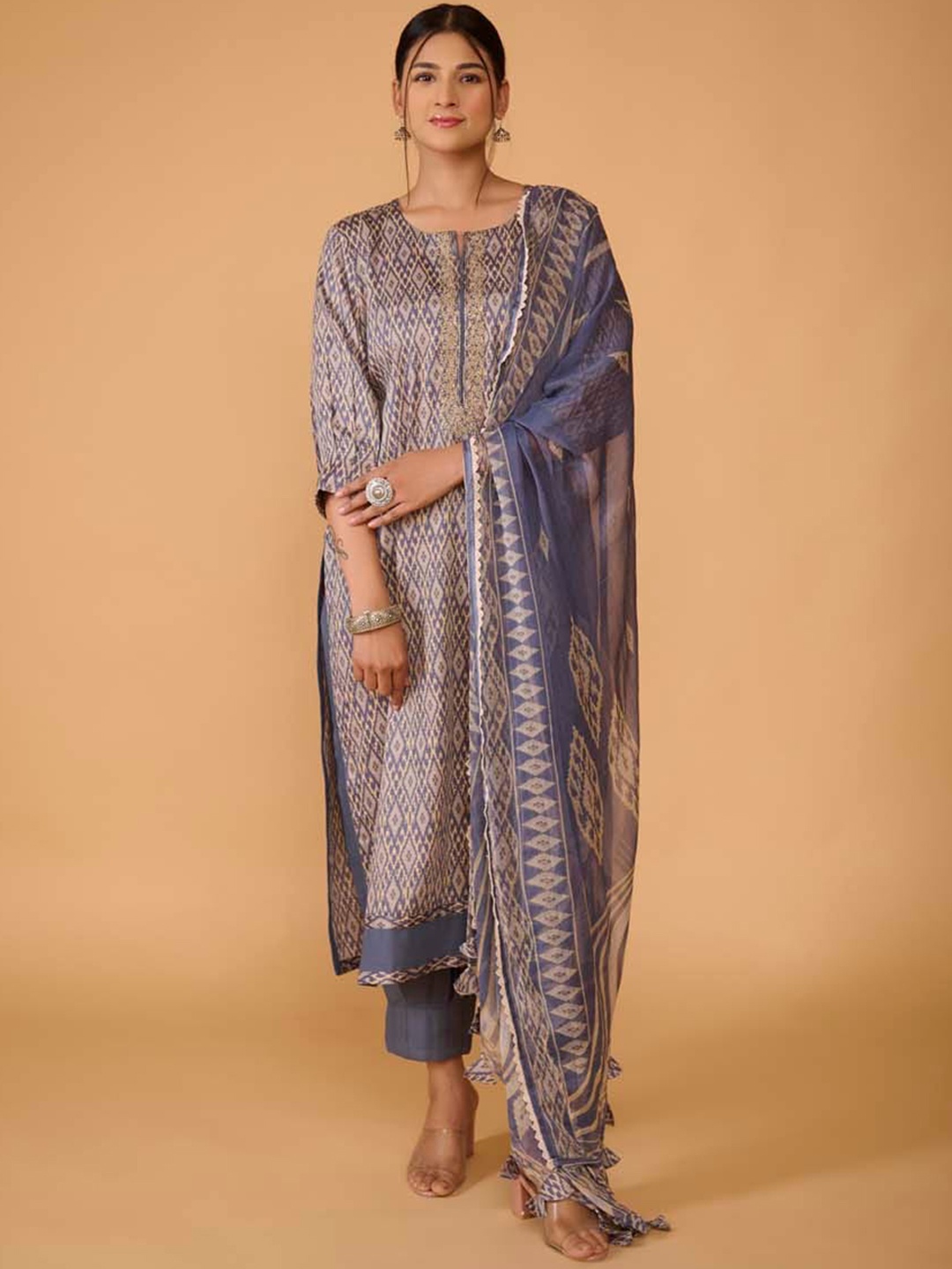 TSUCCHI TRADITIONS Ethnic Printed Thread Work Pure Cotton Kurta With Trousers & Dupatta, Blue
TSUCCHI TRADITIONS Ethnic Printed Thread Work Pure Cotton Kurta With Trousers & Dupatta, Blue