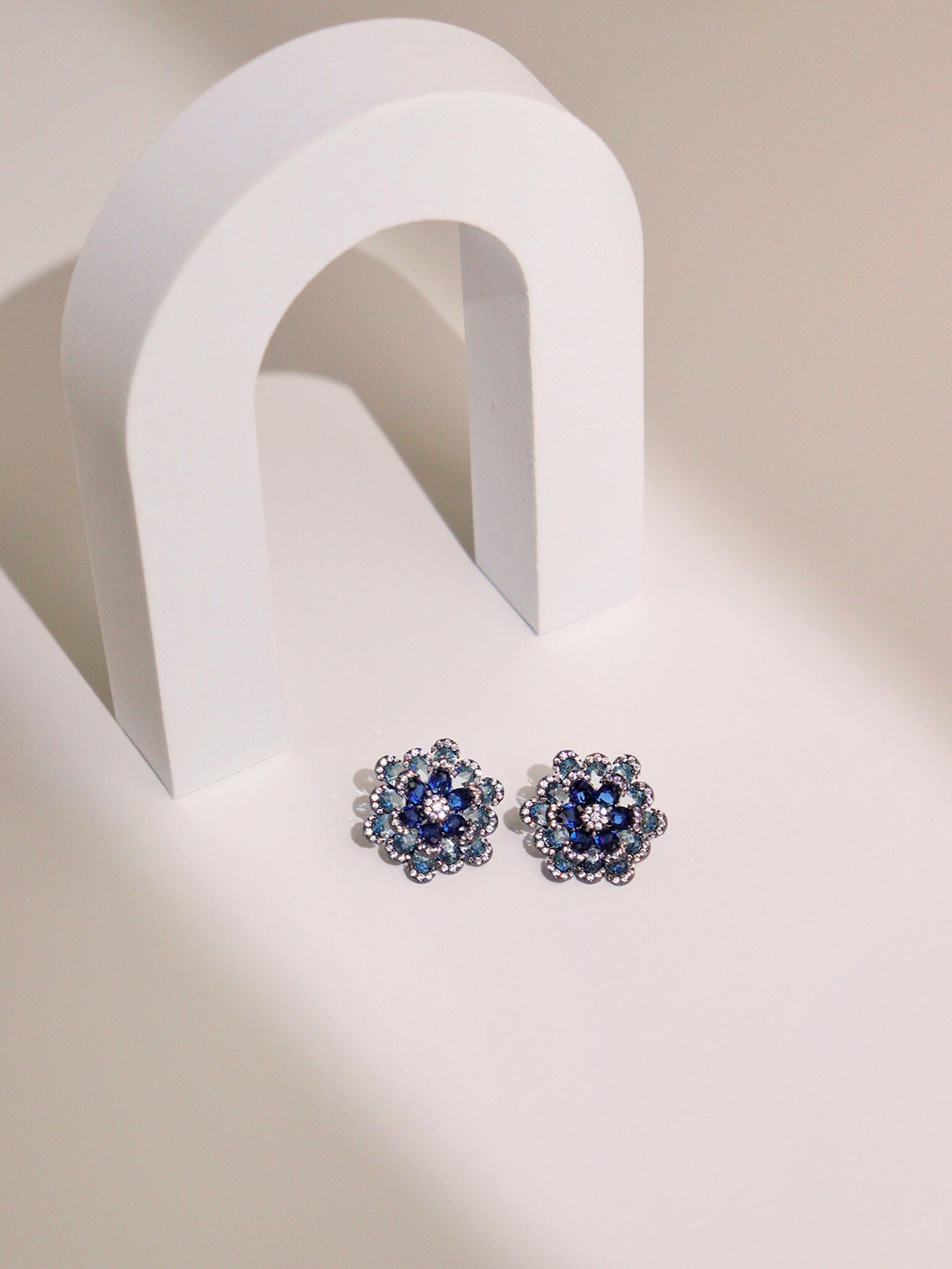 CURIO COTTAGE Rhodium-Plated Cubic Zirconia-Studded Contemporary Studs Earrings, Silver
CURIO COTTAGE Rhodium-Plated Cubic Zirconia-Studded Contemporary Studs Earrings, Silver