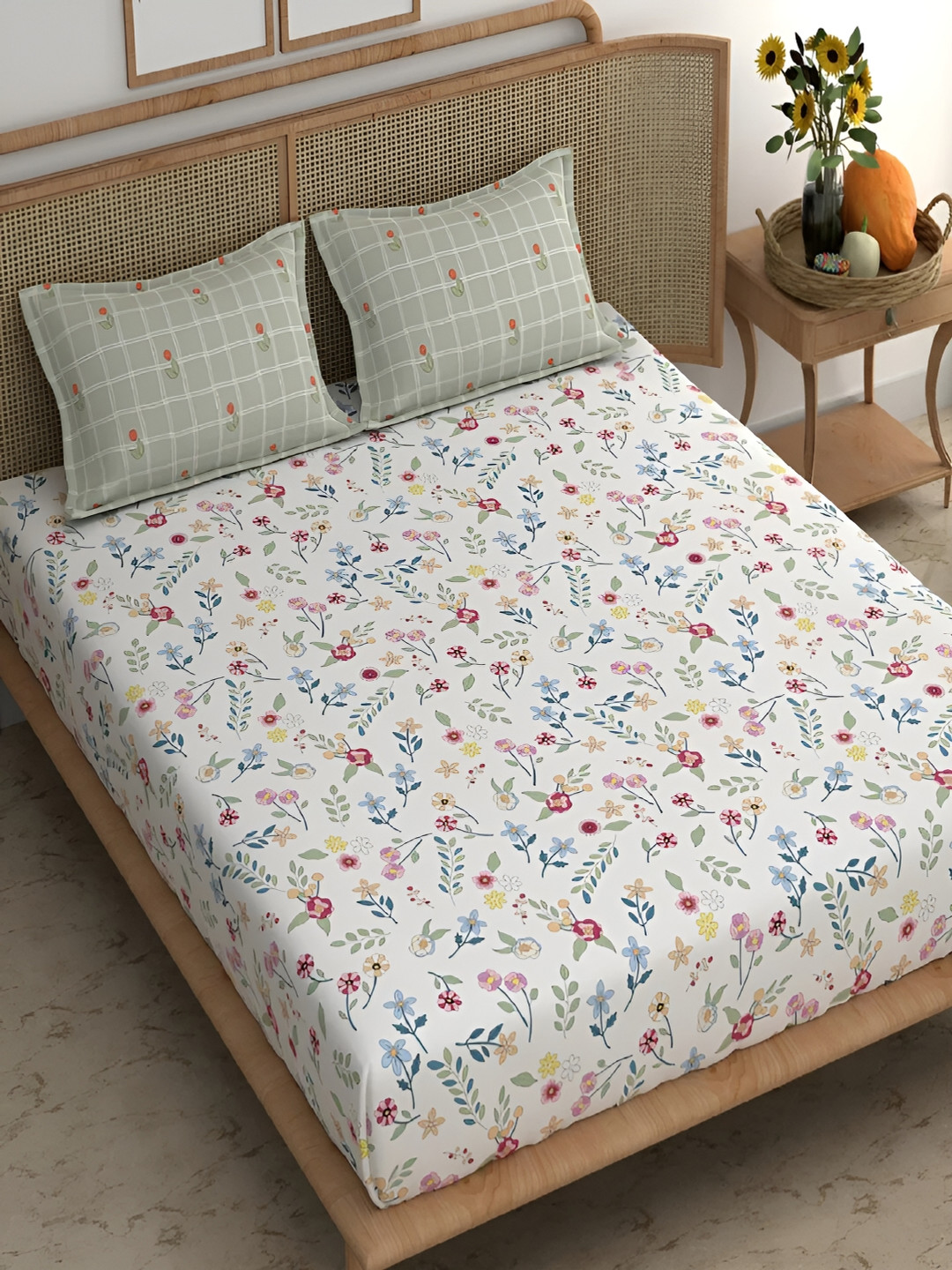 Srijee Decors White & Blue Floral 210 TC Cotton Fitted King Bedsheet with 2 Pillow Covers
Srijee Decors White & Blue Floral 210 TC Cotton Fitted King Bedsheet with 2 Pillow Covers