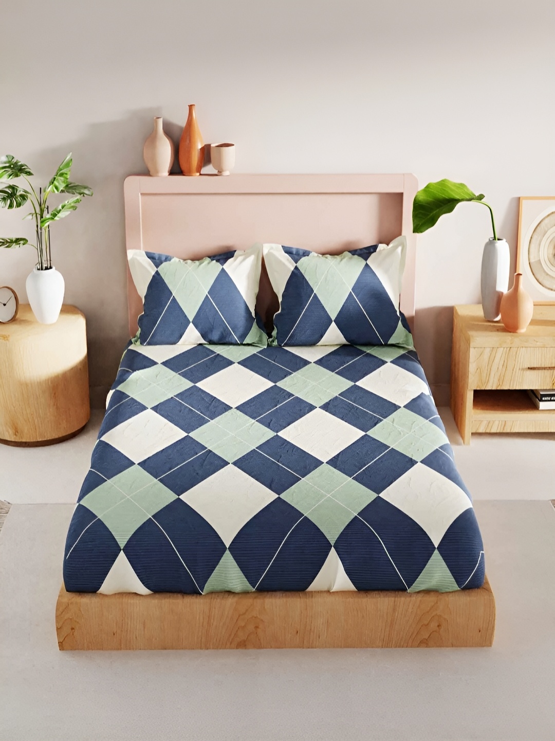 Srijee Decors Blue & White Geometric 210 TC Fitted Queen Bedsheet With 2 Pillow Covers
Srijee Decors Blue & White Geometric 210 TC Fitted Queen Bedsheet With 2 Pillow Covers