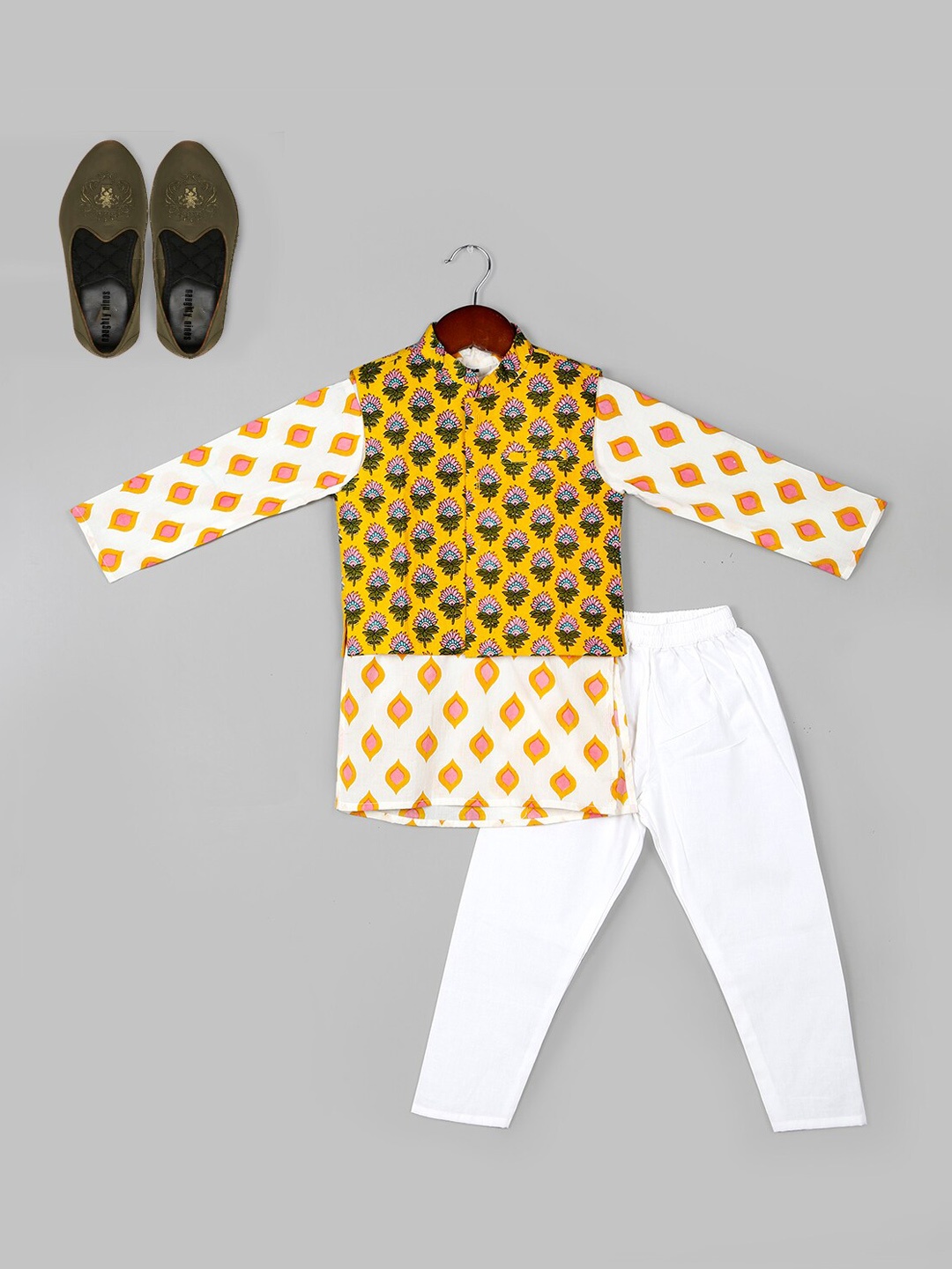 Naughty Ninos Boys Ethnic Motifs Printed Pure Cotton Kurta With Pyjamas & Nehru Jacket, Yellow
Naughty Ninos Boys Ethnic Motifs Printed Pure Cotton Kurta With Pyjamas & Nehru Jacket, Yellow