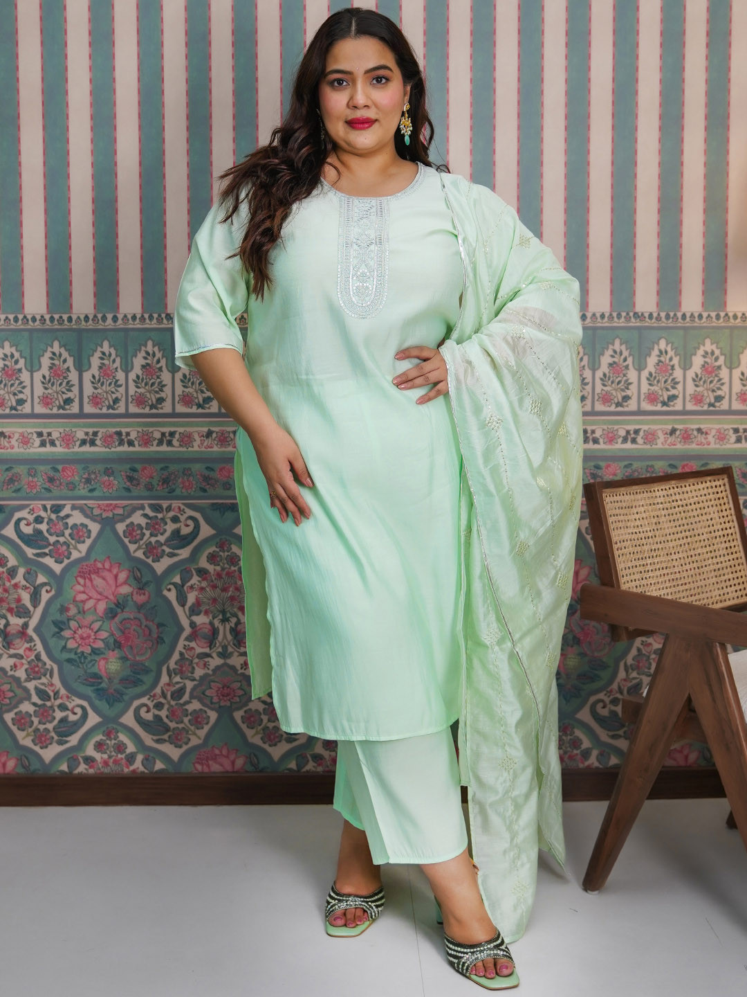EXTRA LOVE BY LIBAS Plus Size Yoke Design Regular Thread Work Kurta Trousers & Dupatta, Green
EXTRA LOVE BY LIBAS Plus Size Yoke Design Regular Thread Work Kurta Trousers & Dupatta, Green