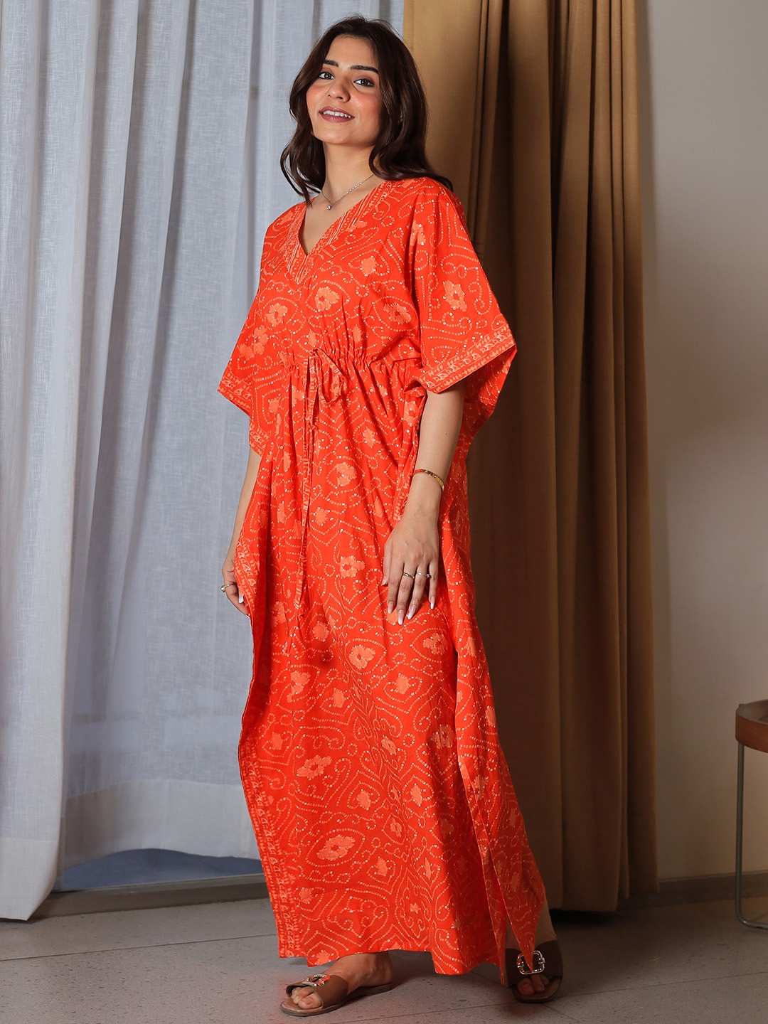 Libas Bandhani Printed Kimono Sleeves Tie Up Pure Cotton Maxi Kaftan Nightdress, Orange
Libas Bandhani Printed Kimono Sleeves Tie Up Pure Cotton Maxi Kaftan Nightdress, Orange