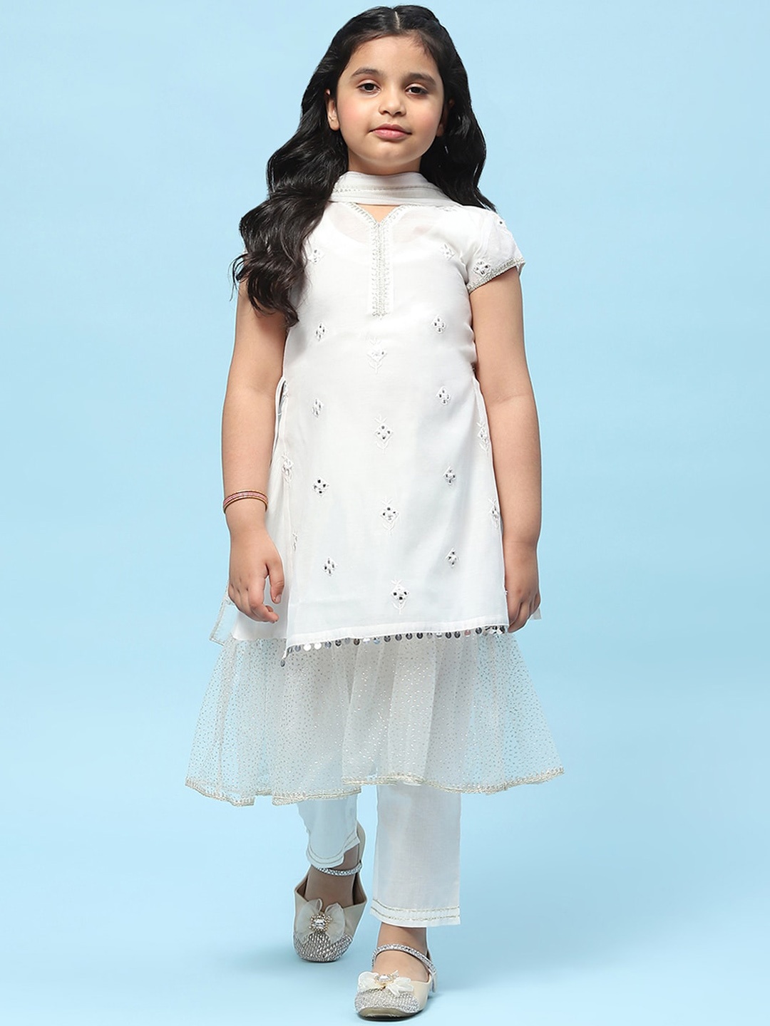 Biba Girls Floral Embroidered Empire Thread Work Anarkali Cotton Kurta & Trouser & Dupatta, White
Biba Girls Floral Embroidered Empire Thread Work Anarkali Cotton Kurta & Trouser & Dupatta, White