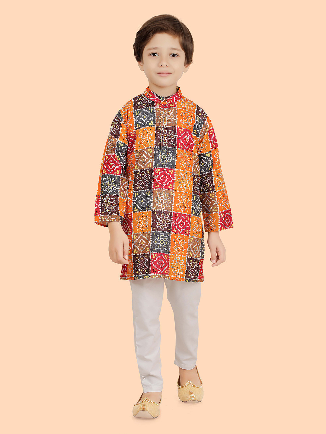 Ethniks Neu-Ron Boys Bandhani Printed Mandarin Collar Straight Kurta with Pyjamas, Red
Ethniks Neu-Ron Boys Bandhani Printed Mandarin Collar Straight Kurta with Pyjamas, Red