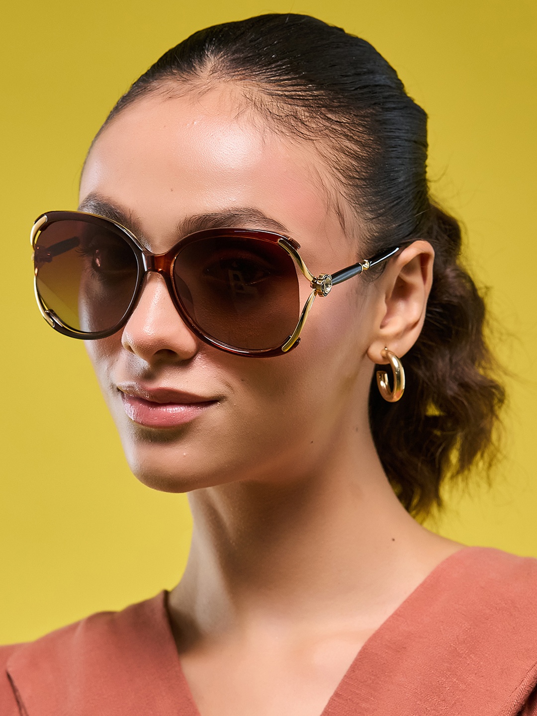 HASHTAG EYEWEAR Women Oval Sunglass with Polarised & UV Protected Lens NH8039-Borwn, Black
HASHTAG EYEWEAR Women Oval Sunglass with Polarised & UV Protected Lens NH8039-Borwn, Black