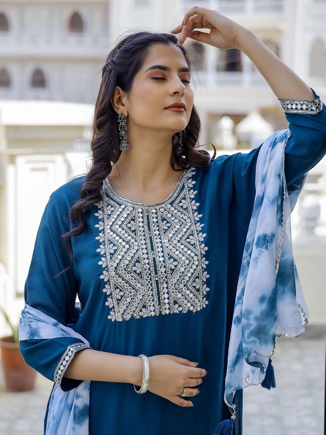 mokshi Ethnic Motifs Embroidered Round Neck Three-Quarter Sleeves Mirror Work Kurta Set, Blue
mokshi Ethnic Motifs Embroidered Round Neck Three-Quarter Sleeves Mirror Work Kurta Set, Blue