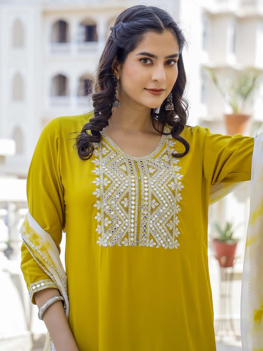 mokshi Ethnic Motifs Embroidered Round Neck Three-Quarter Sleeves Mirror Work Kurta Set, Yellow
mokshi Ethnic Motifs Embroidered Round Neck Three-Quarter Sleeves Mirror Work Kurta Set, Yellow