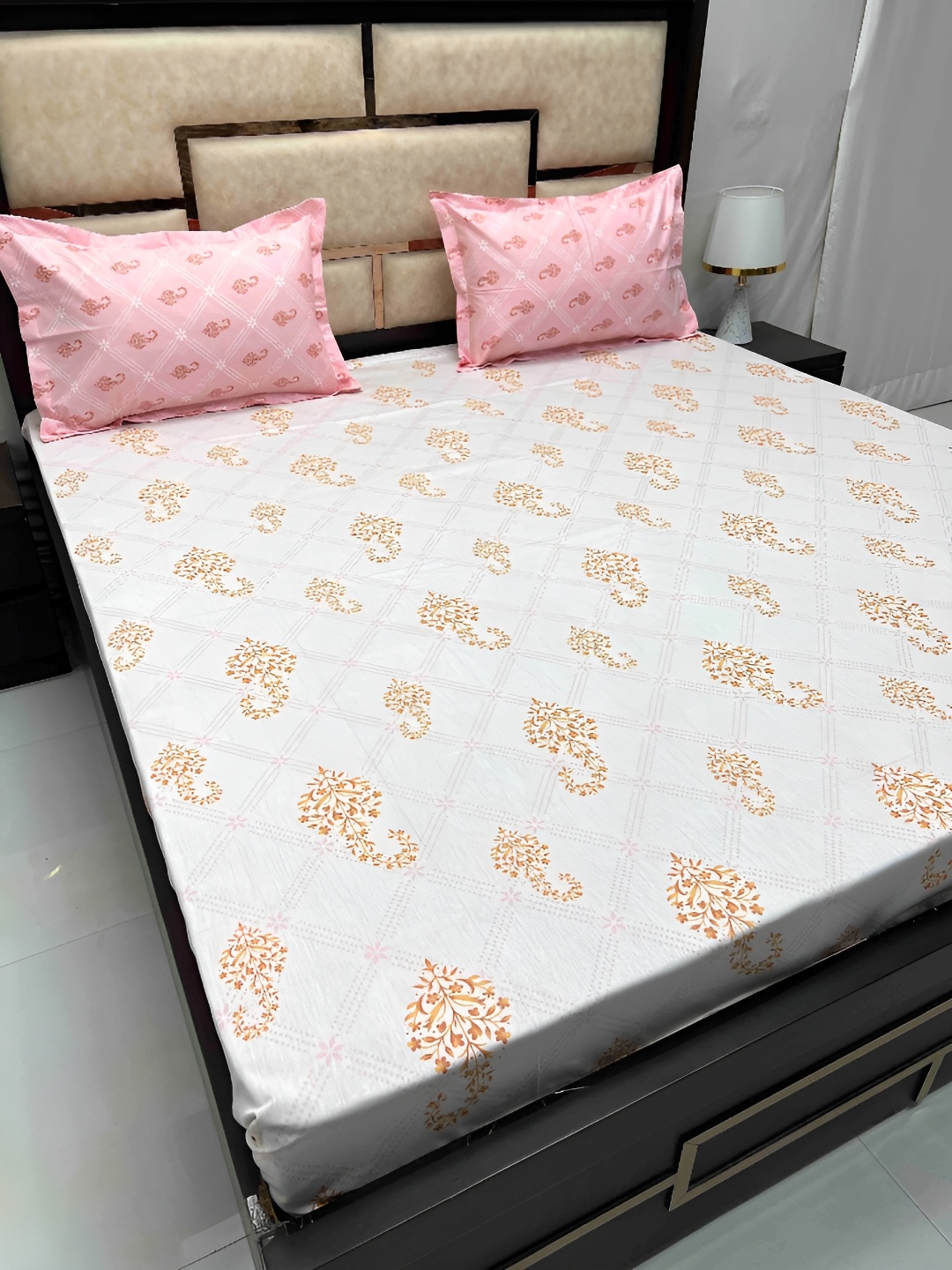Pure Decor Pink & Brown Ethnic Motifs Cotton 380TC King Bedsheet with 2 Pillow Covers
Pure Decor Pink & Brown Ethnic Motifs Cotton 380TC King Bedsheet with 2 Pillow Covers