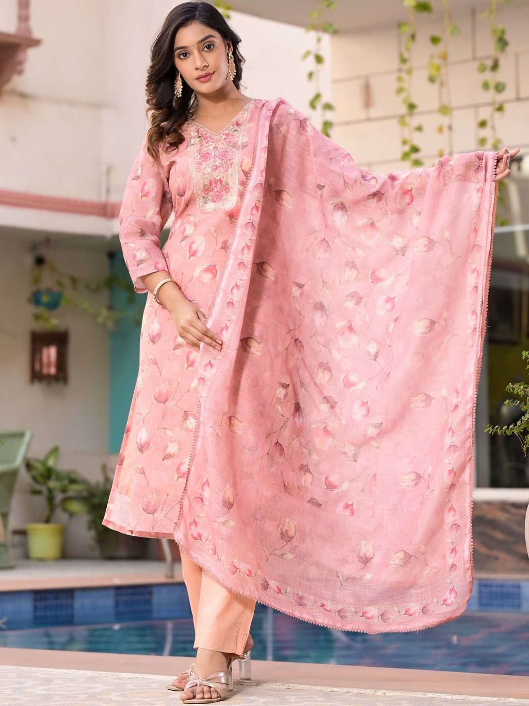 Label Khoj Floral Embroidered Thread Work Straight Kurta With Trousers & Dupatta, Pink
Label Khoj Floral Embroidered Thread Work Straight Kurta With Trousers & Dupatta, Pink