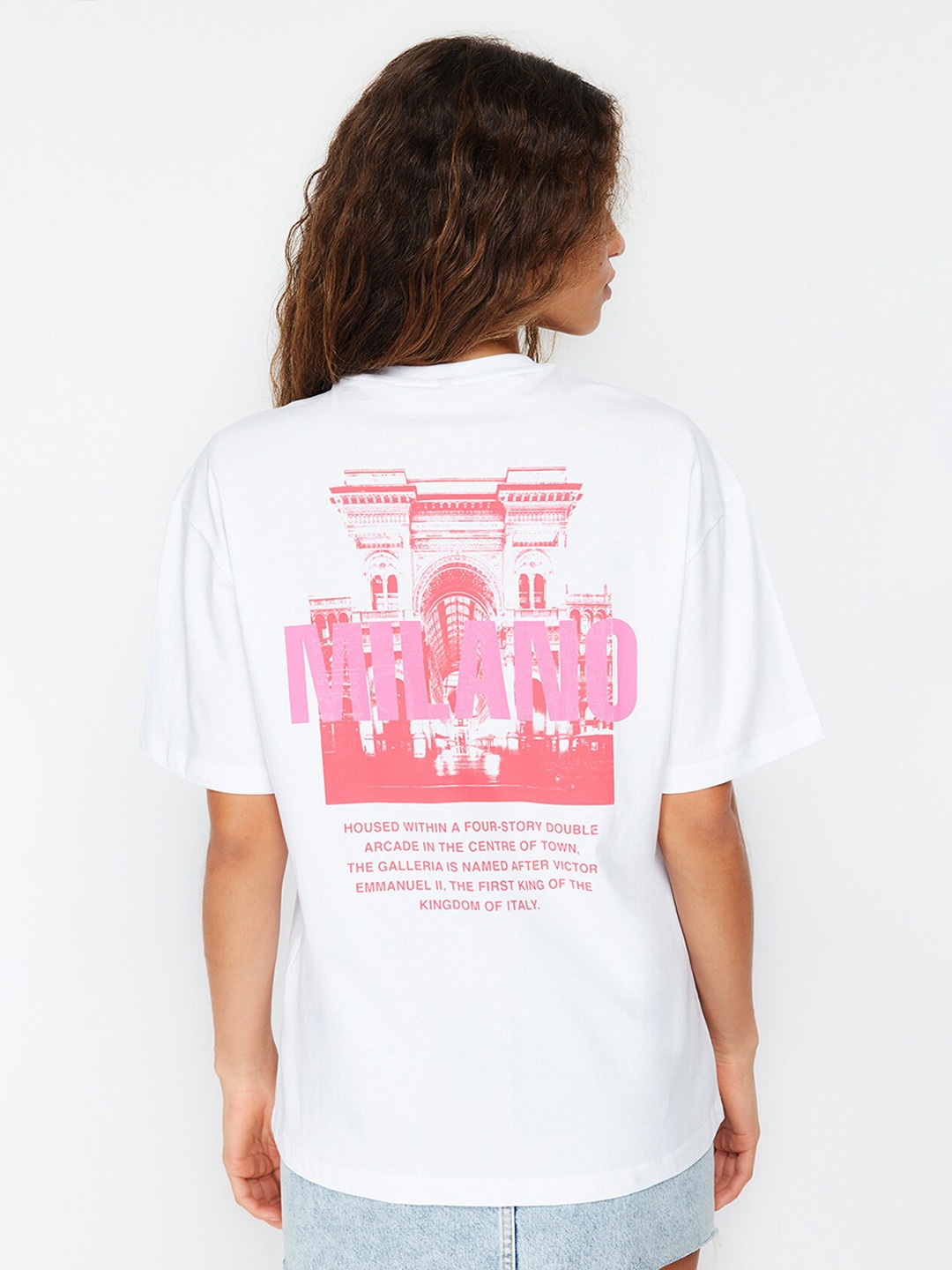 Trendyol Typography Printed Regular Fit Short Sleeves Round Neck Cotton T-shirt, White
Trendyol Typography Printed Regular Fit Short Sleeves Round Neck Cotton T-shirt, White
