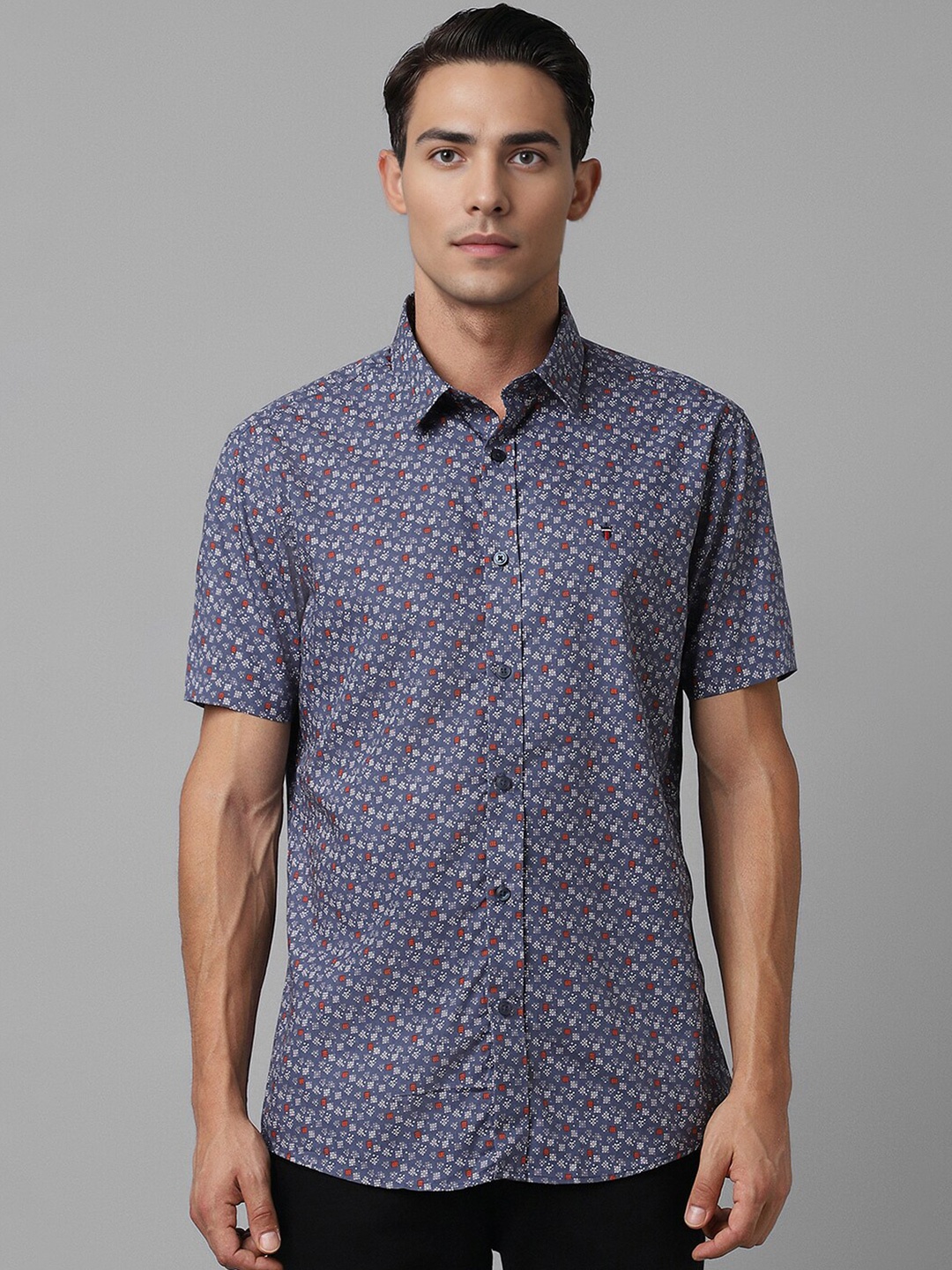 Louis Philippe Sport Slim Fit Floral Printed Spread Collar Casual Shirt, Blue
Louis Philippe Sport Slim Fit Floral Printed Spread Collar Casual Shirt, Blue