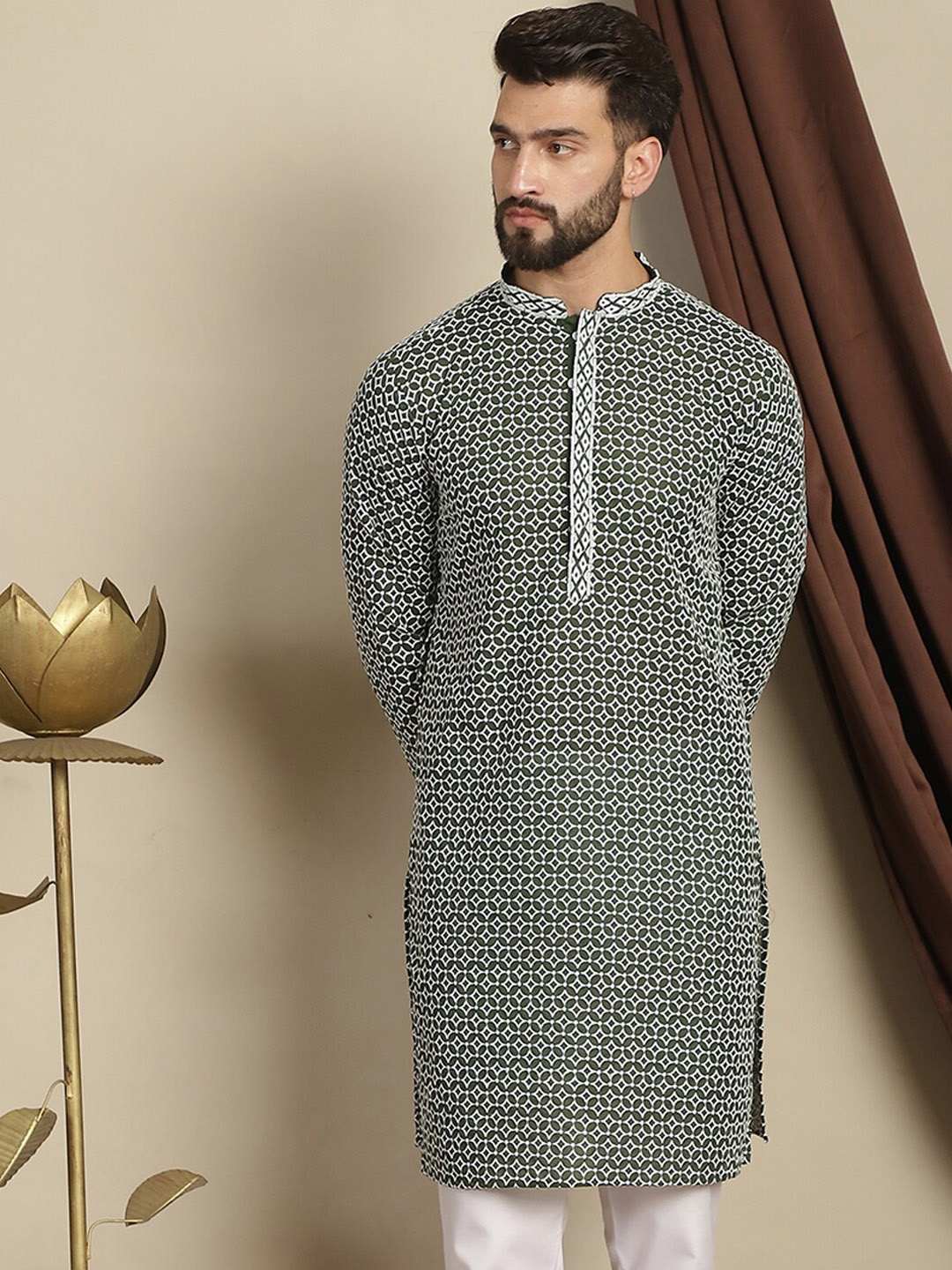 Anouk Black Ethnic Motifs Embroidered Mandarin Collar Pure Cotton Straight Kurta, Green
Anouk Black Ethnic Motifs Embroidered Mandarin Collar Pure Cotton Straight Kurta, Green