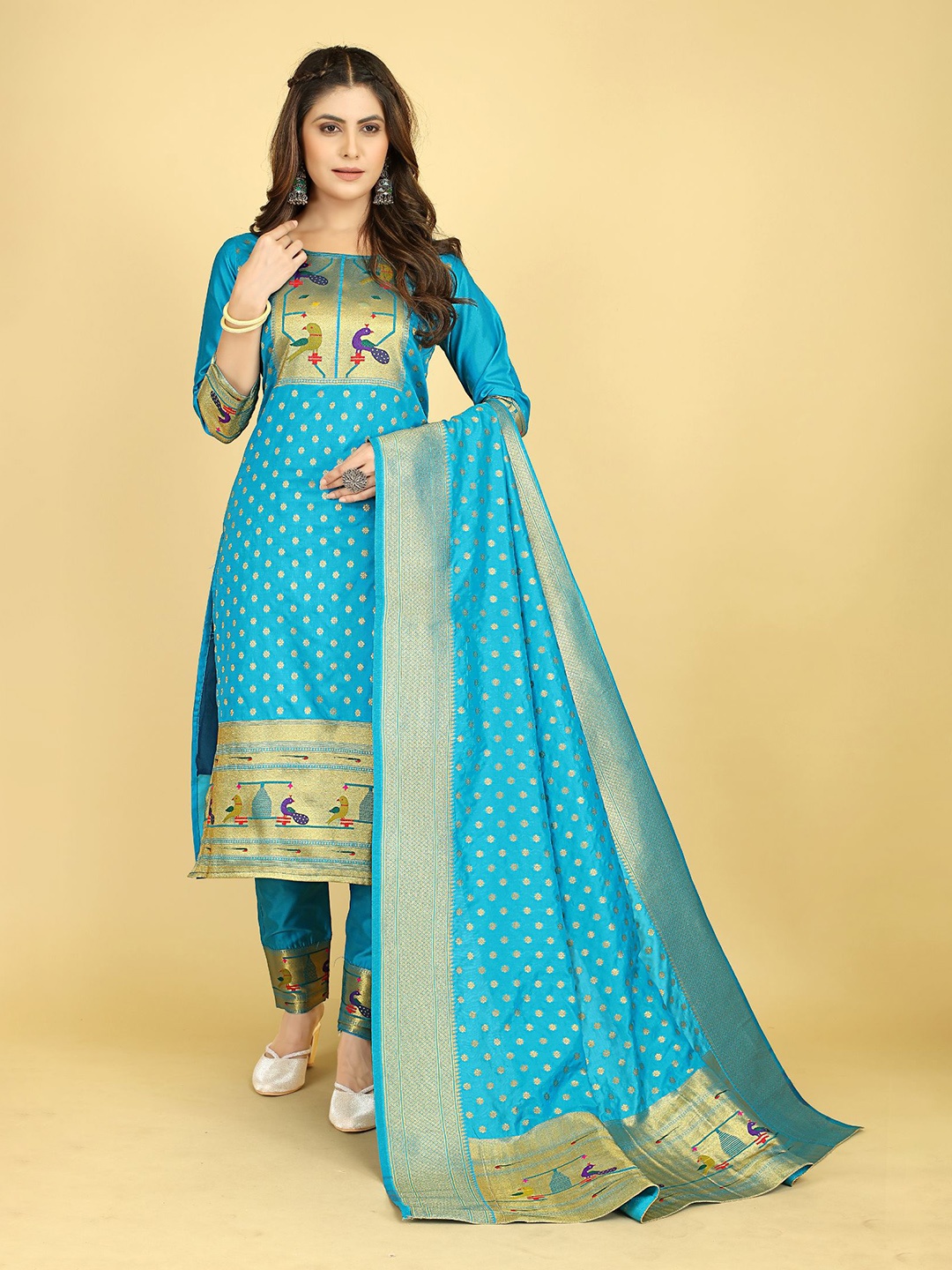 Royal Rajgharana Saree Woven Design Zari Saree Pure Silk Unstitched Dress Material, Turquoise blue
Royal Rajgharana Saree Woven Design Zari Saree Pure Silk Unstitched Dress Material, Turquoise blue