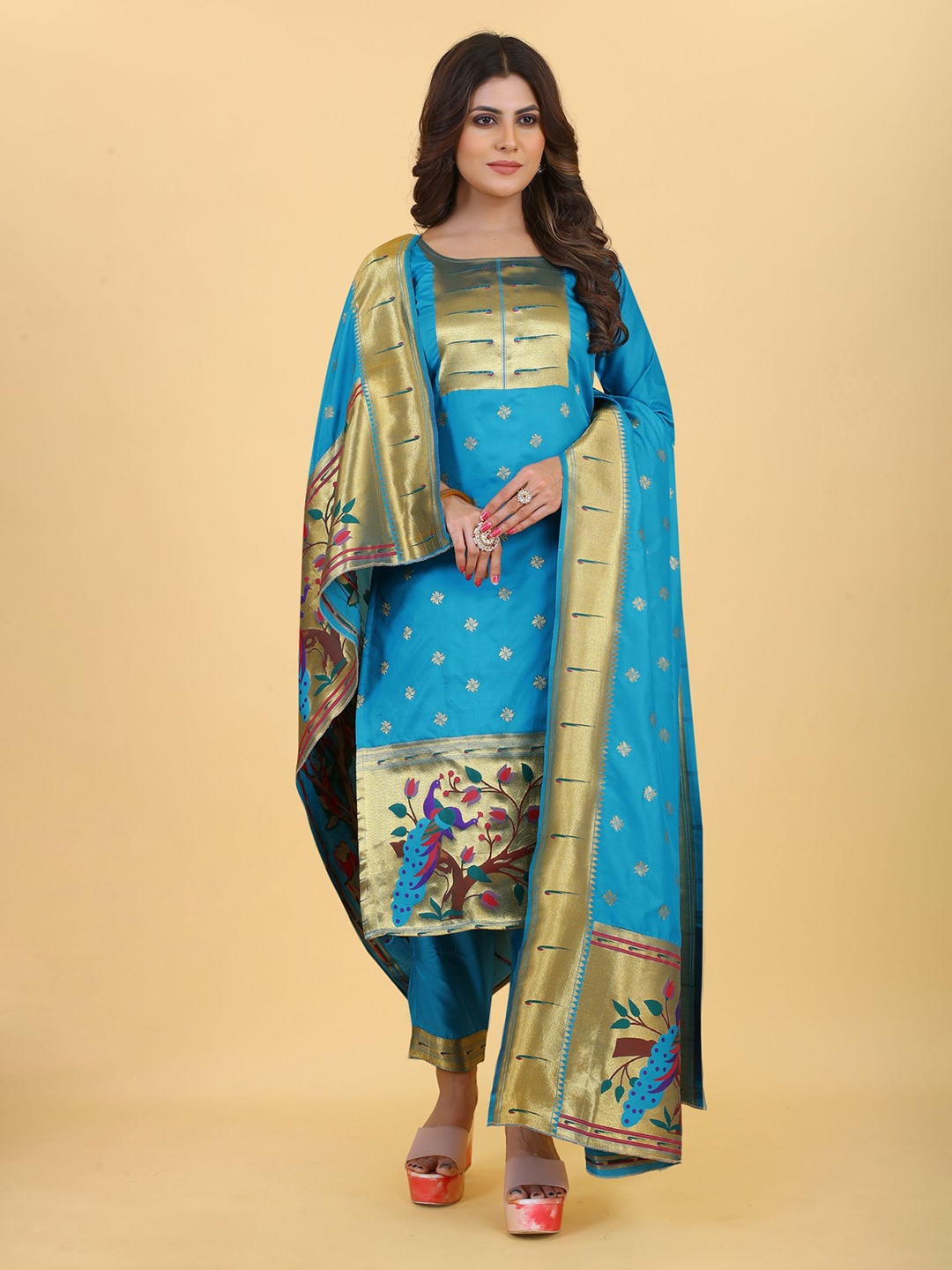 Royal Rajgharana Saree Ethnic Motifs Woven Design Zari Pure Silk Unstitched Dress Material, Turquoise blue
Royal Rajgharana Saree Ethnic Motifs Woven Design Zari Pure Silk Unstitched Dress Material, Turquoise blue