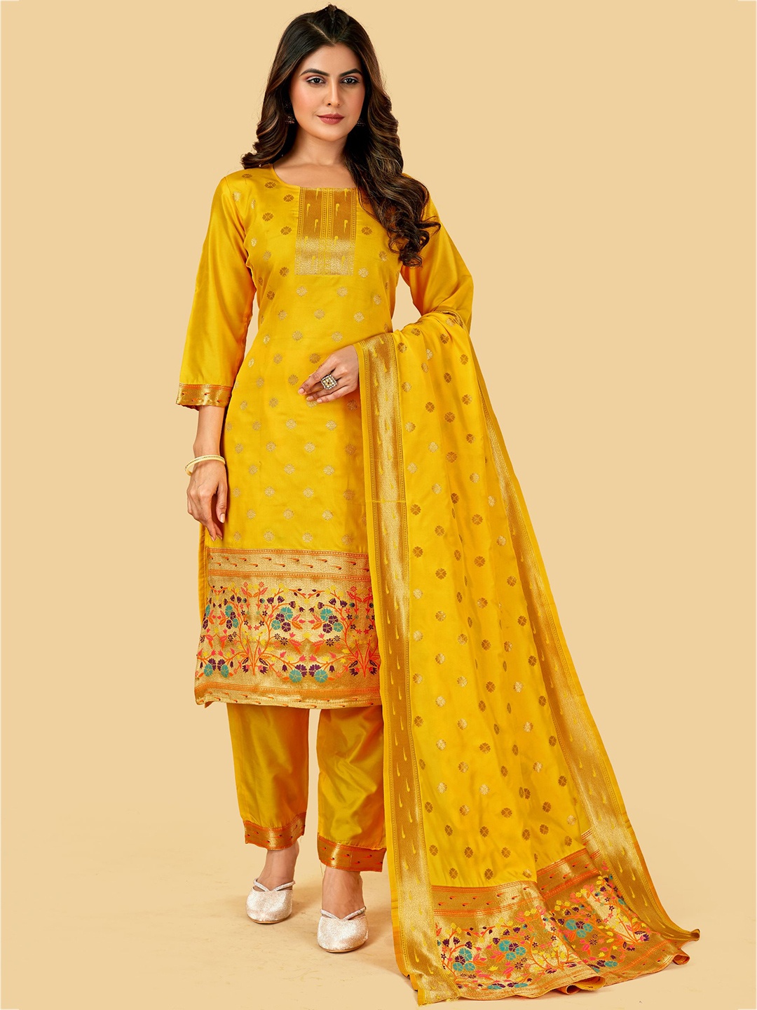 Royal Rajgharana Saree Ethnic Motifs Woven Design Zari Pure Silk Unstitched Dress Material, Yellow
Royal Rajgharana Saree Ethnic Motifs Woven Design Zari Pure Silk Unstitched Dress Material, Yellow