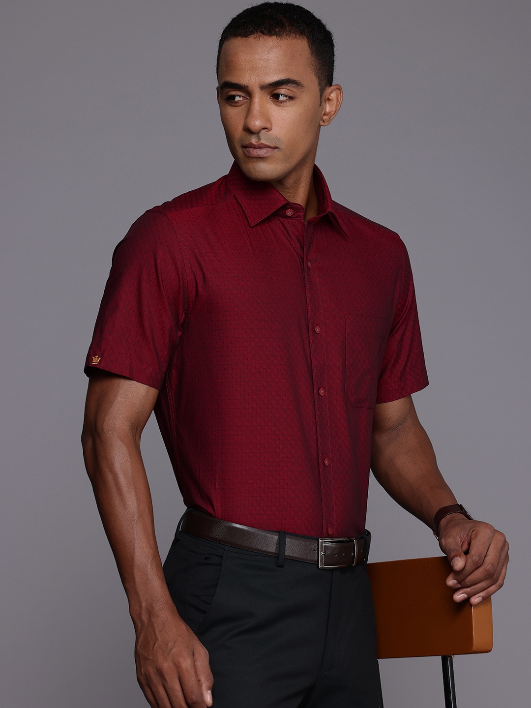 Louis Philippe Men Classic Fit Self-Design Pure Cotton Semi-Formal Shirt, Maroon
Louis Philippe Men Classic Fit Self-Design Pure Cotton Semi-Formal Shirt, Maroon