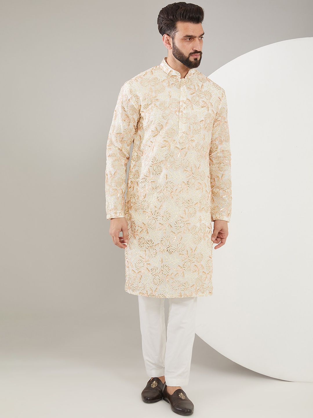 KASBAH CLOTHING NISHCHAIY SAJDEH Mandarin Collar Mirror Work Crepe Kurta, White
KASBAH CLOTHING NISHCHAIY SAJDEH Mandarin Collar Mirror Work Crepe Kurta, White