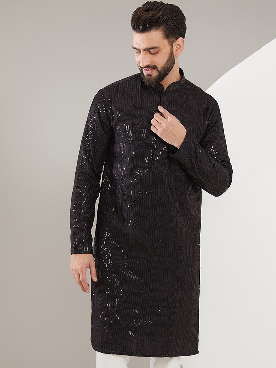 KASBAH CLOTHING NISHCHAIY SAJDEH Mandarin Collar Cotton Geometric Chikankari Kurta, Black
KASBAH CLOTHING NISHCHAIY SAJDEH Mandarin Collar Cotton Geometric Chikankari Kurta, Black