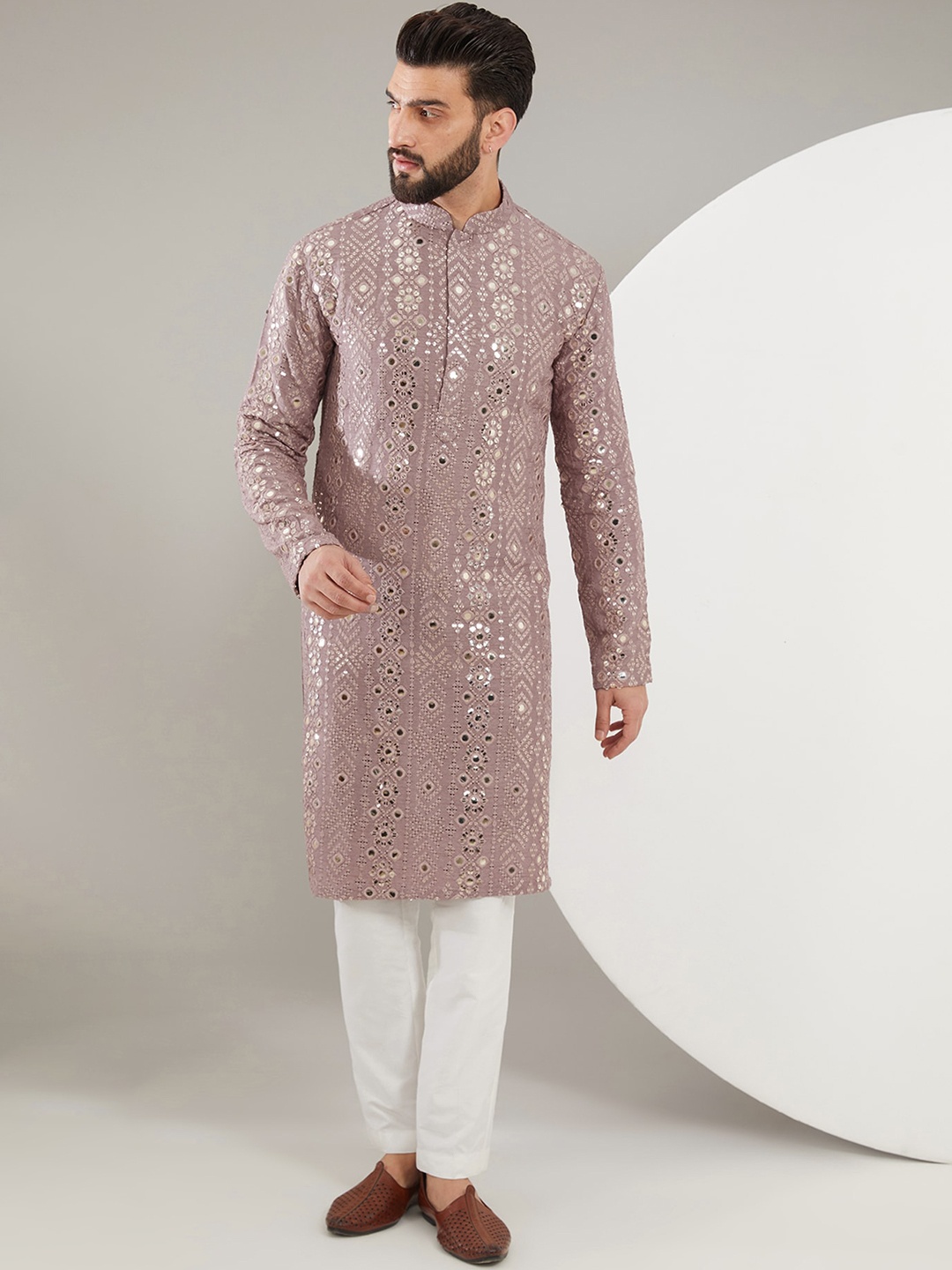 KASBAH CLOTHING NISHCHAIY SAJDEH Mandarin Collar Geometric Thread Work Straight Kurta, Purple
KASBAH CLOTHING NISHCHAIY SAJDEH Mandarin Collar Geometric Thread Work Straight Kurta, Purple