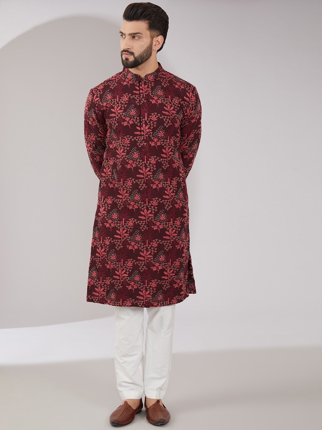 KASBAH CLOTHING NISHCHAIY SAJDEH Mandarin Collar Floral Printed Thread Work Kurta, Maroon
KASBAH CLOTHING NISHCHAIY SAJDEH Mandarin Collar Floral Printed Thread Work Kurta, Maroon