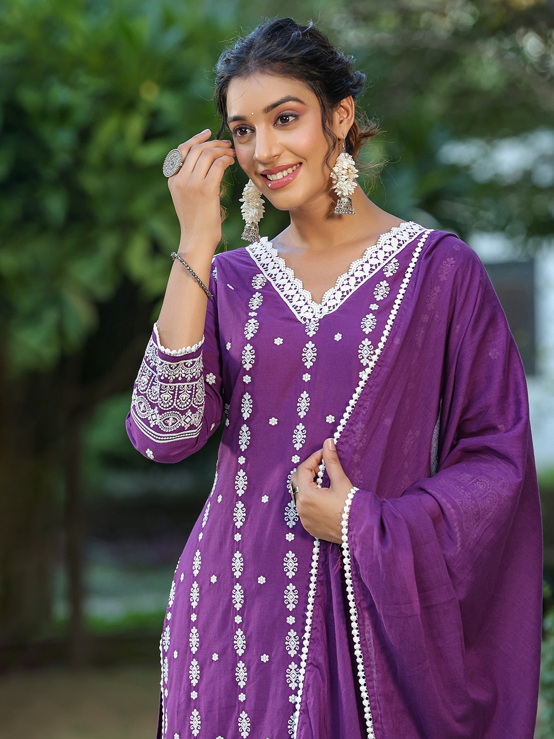 Ishin Ethnic Motifs Embroidered Thread Work Pure Cotton Kurta With Trousers & Dupatta, Purple
Ishin Ethnic Motifs Embroidered Thread Work Pure Cotton Kurta With Trousers & Dupatta, Purple