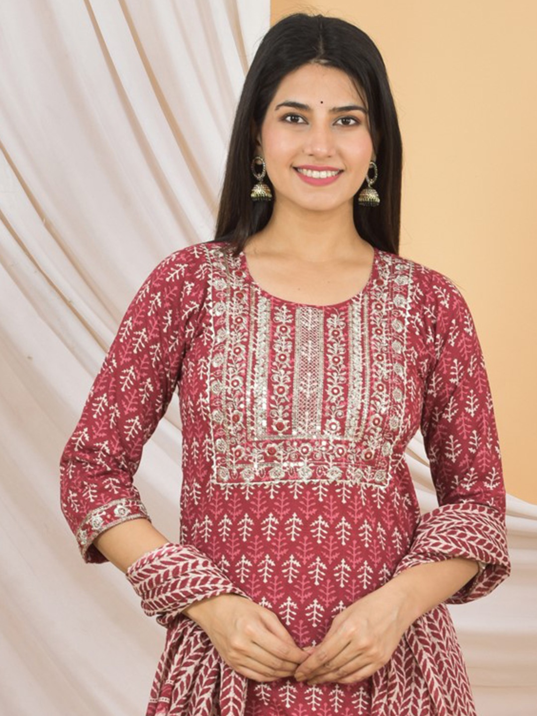 JAHIDA COMFORT WITH STYLE Floral Print Straight Pure Cotton Kurta with Trousers & Dupatta, Red
JAHIDA COMFORT WITH STYLE Floral Print Straight Pure Cotton Kurta with Trousers & Dupatta, Red